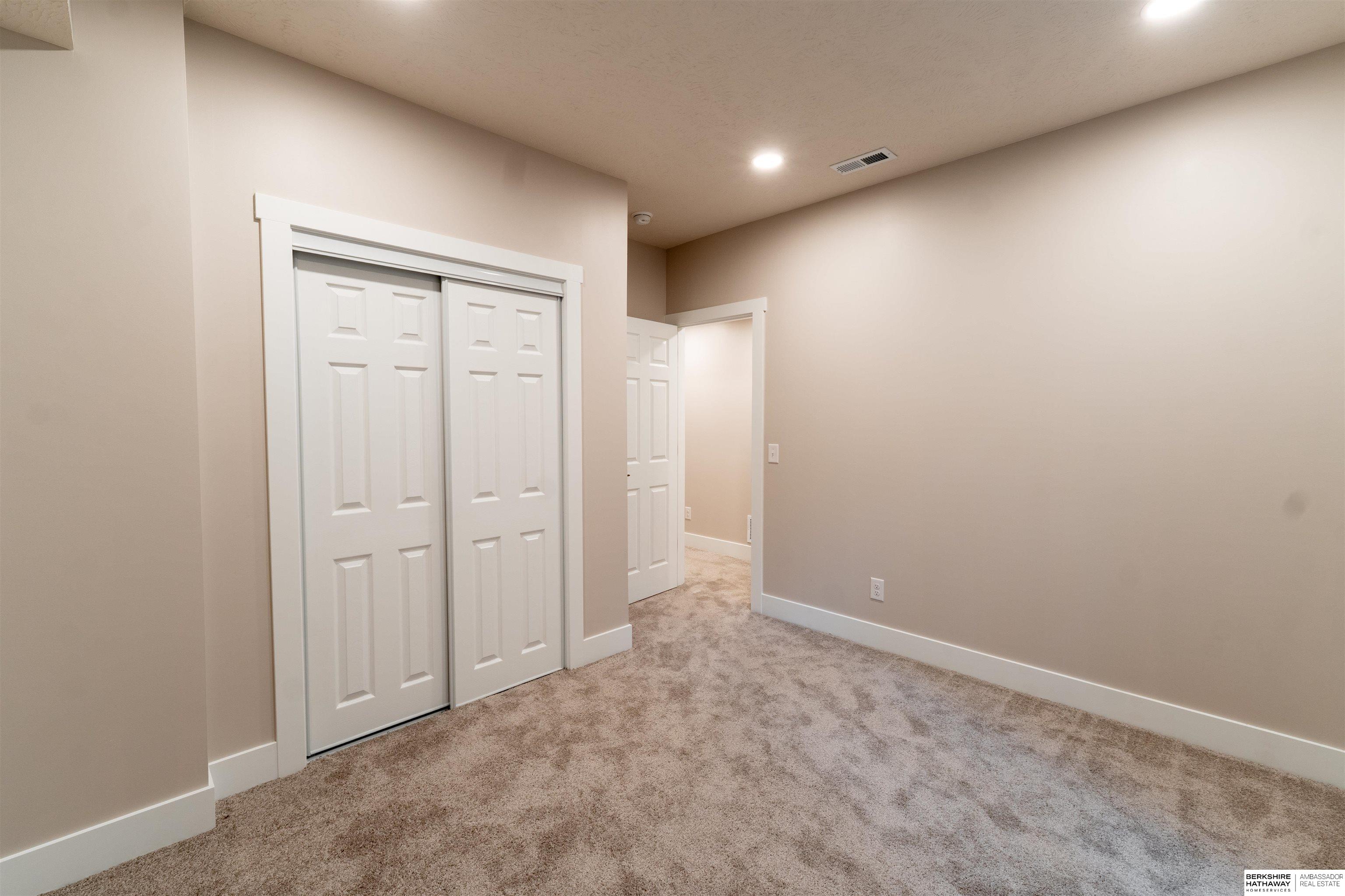 Omaha, Nebraska 68117, United States, 4 Bedrooms Bedrooms, ,3 BathroomsBathrooms,Residential,Active,159413