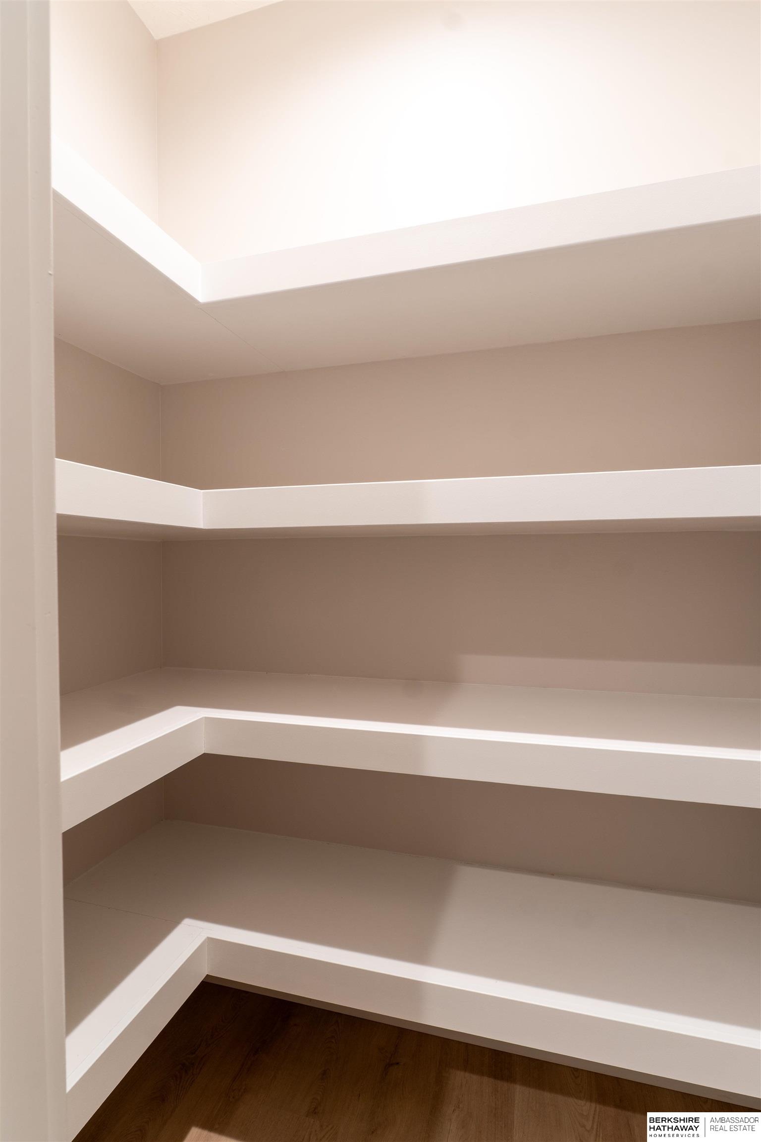 Omaha, Nebraska 68117, United States, 4 Bedrooms Bedrooms, ,3 BathroomsBathrooms,Residential,Active,159413