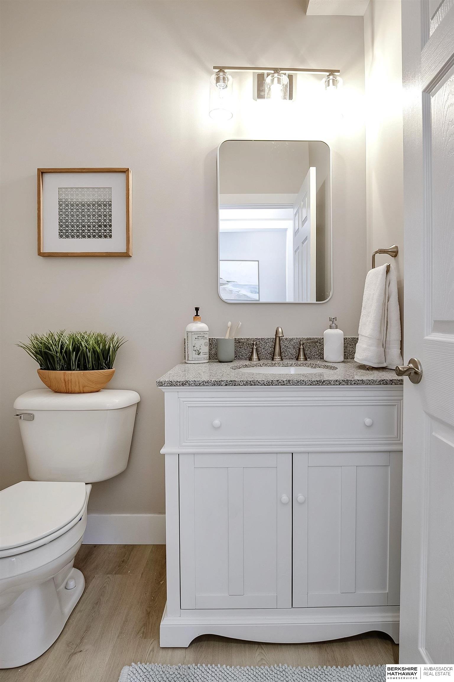 Omaha, Nebraska 68117, United States, 4 Bedrooms Bedrooms, ,3 BathroomsBathrooms,Residential,Active,159413