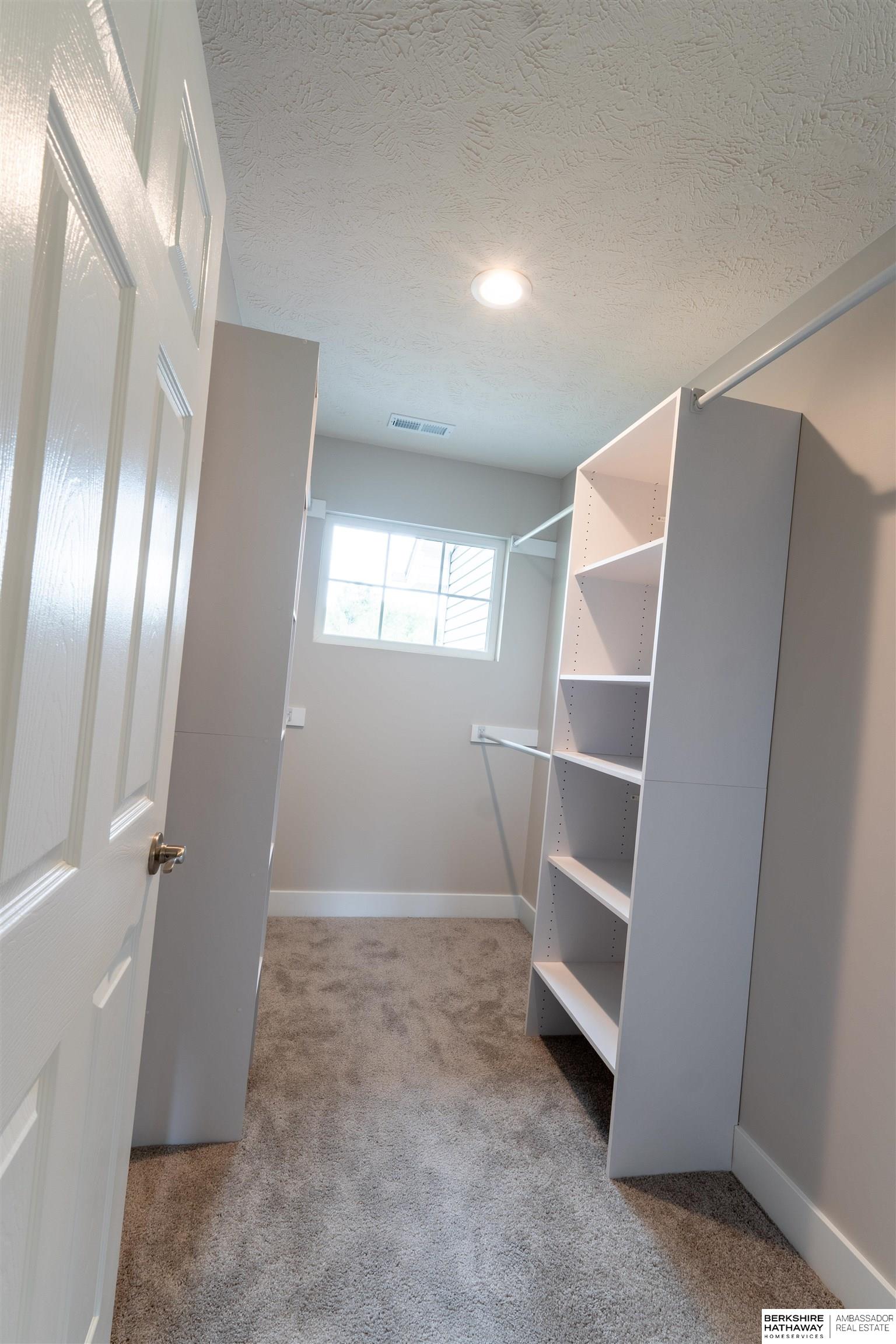 Omaha, Nebraska 68117, United States, 4 Bedrooms Bedrooms, ,3 BathroomsBathrooms,Residential,Active,159413