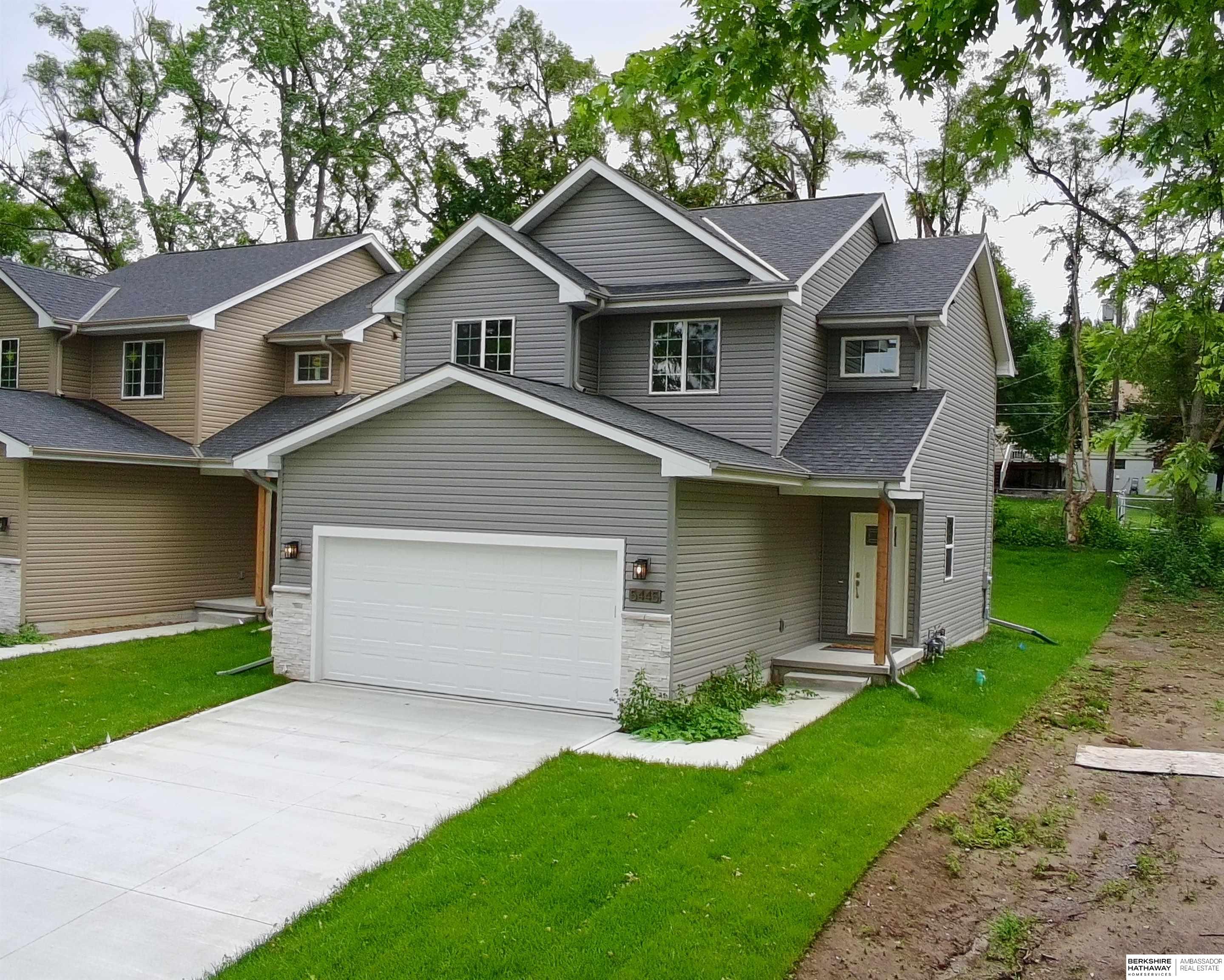 Omaha, Nebraska 68117, United States, 4 Bedrooms Bedrooms, ,3 BathroomsBathrooms,Residential,Active,159413