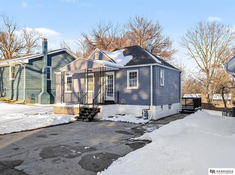 Photo of 1509 Warren Street, Bellevue, NE 68005 (MLS # 22604886)