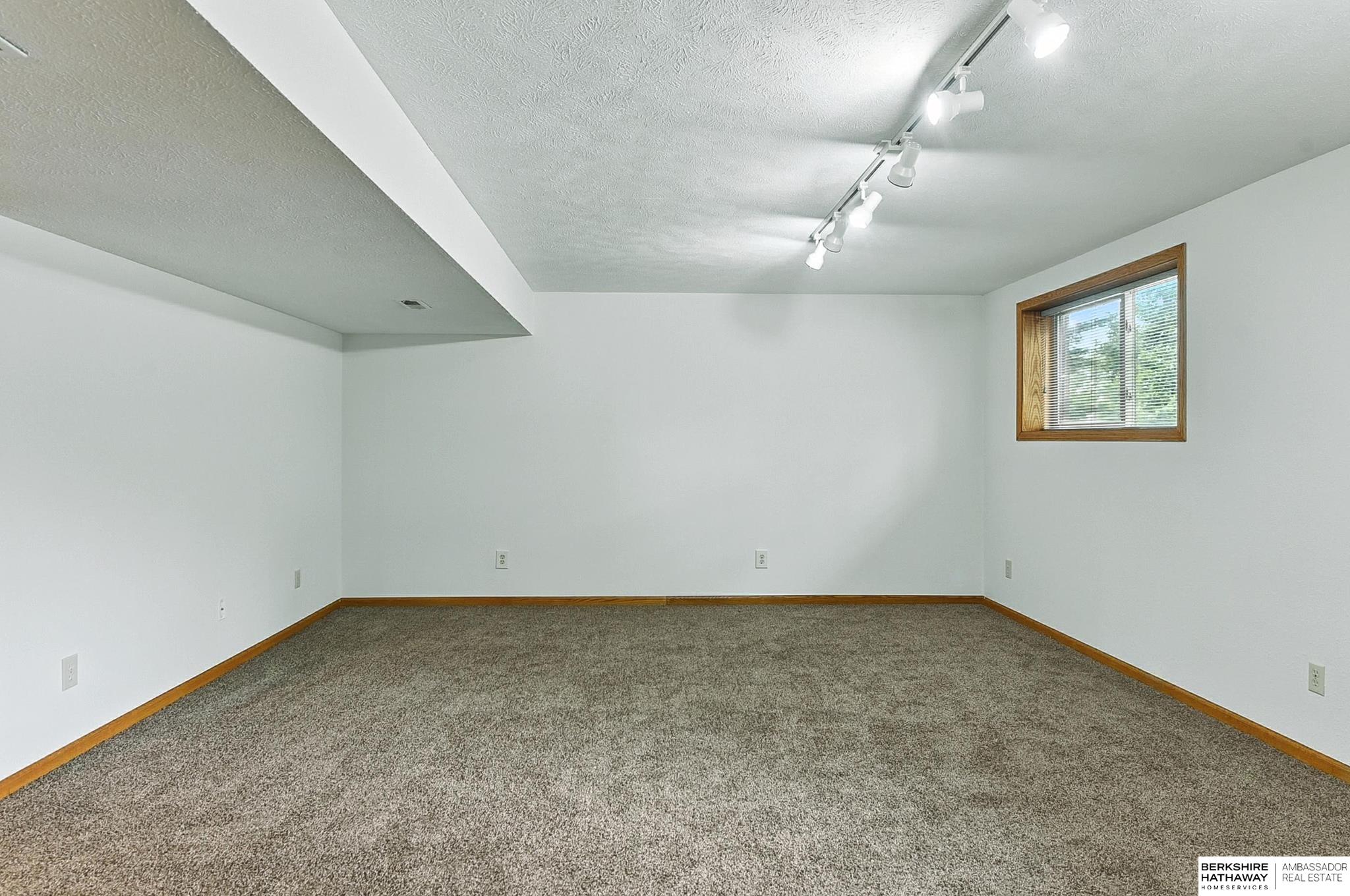 Omaha, Nebraska 68144, United States, 3 Bedrooms Bedrooms, ,3 BathroomsBathrooms,Residential,Active,158711