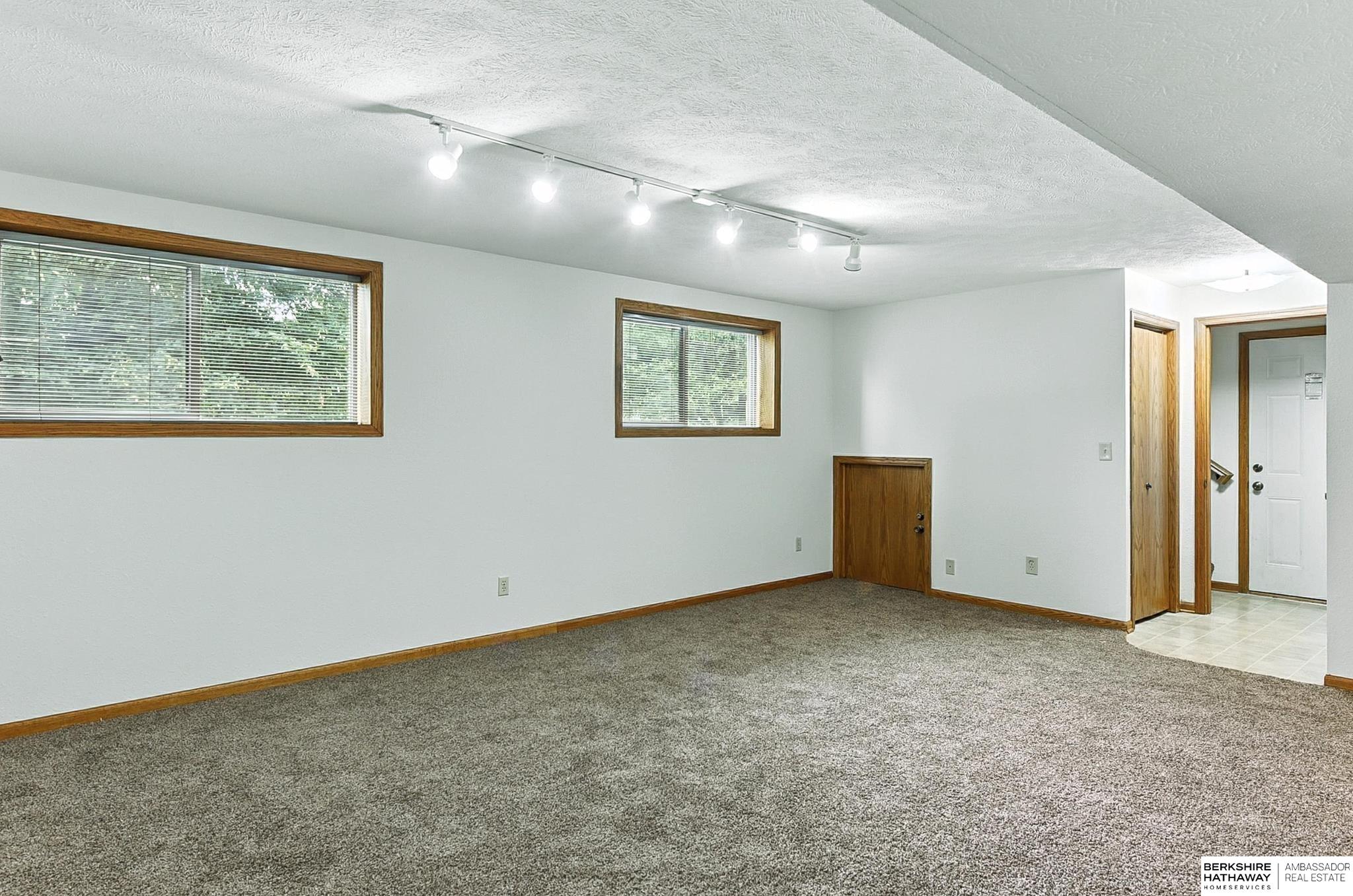 Omaha, Nebraska 68144, United States, 3 Bedrooms Bedrooms, ,3 BathroomsBathrooms,Residential,Active,158711