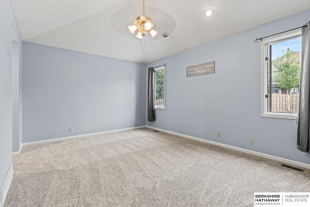 Omaha, Nebraska 68118, United States, 5 Bedrooms Bedrooms, ,3 BathroomsBathrooms,Residential,Pending,208498