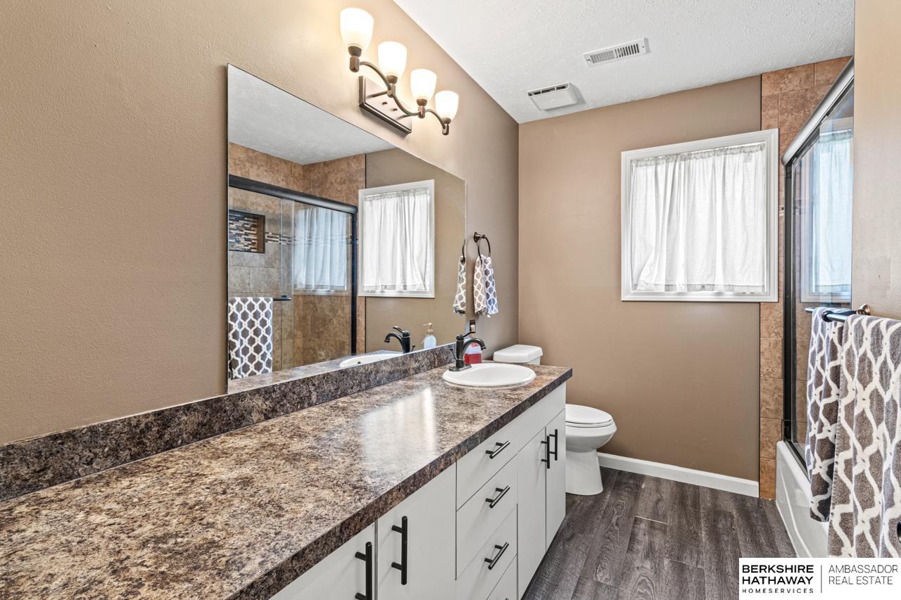 Omaha, Nebraska 68118, United States, 5 Bedrooms Bedrooms, ,3 BathroomsBathrooms,Residential,Pending,208498