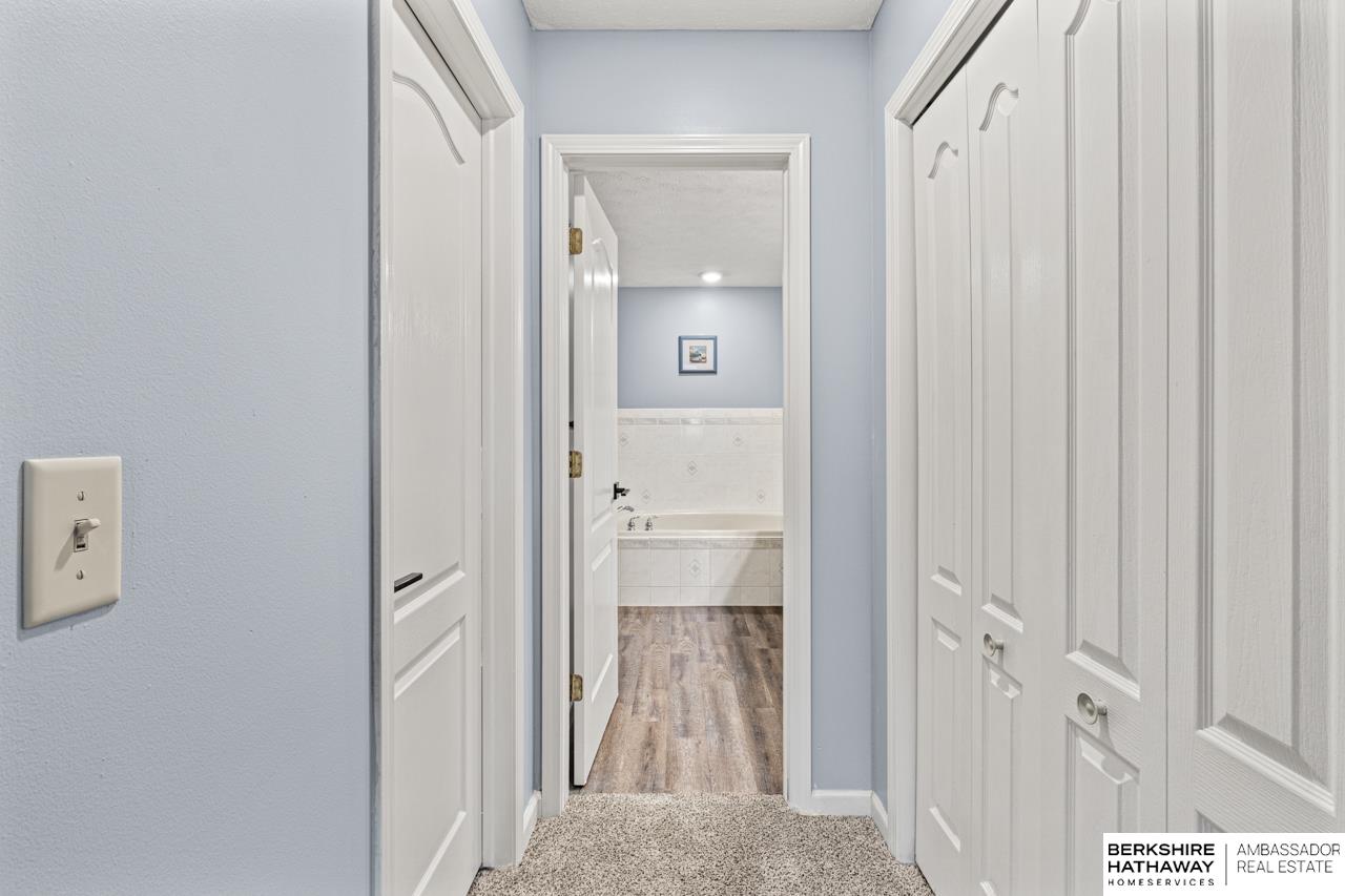 Omaha, Nebraska 68118, United States, 5 Bedrooms Bedrooms, ,3 BathroomsBathrooms,Residential,Pending,208498