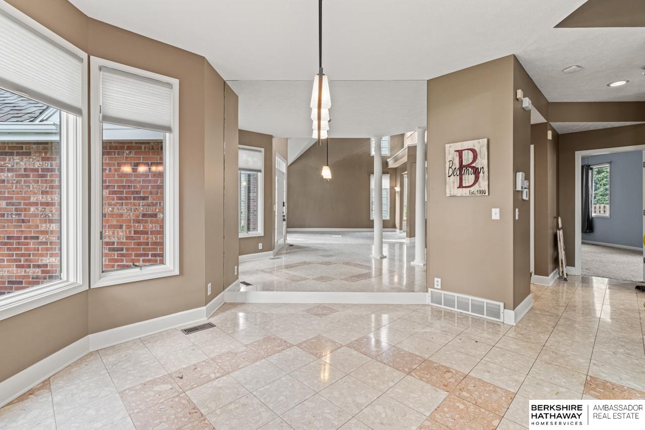 Omaha, Nebraska 68118, United States, 5 Bedrooms Bedrooms, ,3 BathroomsBathrooms,Residential,Pending,208498