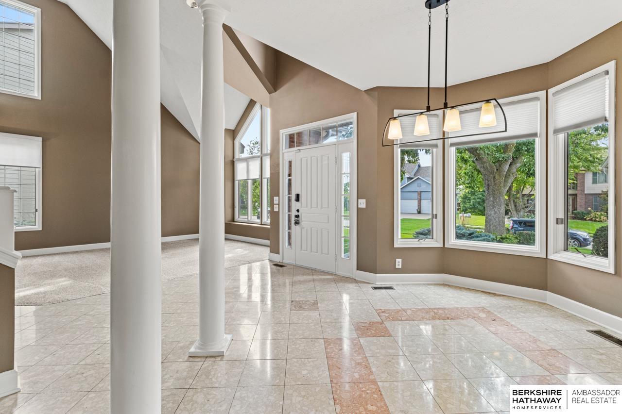 Omaha, Nebraska 68118, United States, 5 Bedrooms Bedrooms, ,3 BathroomsBathrooms,Residential,Pending,208498