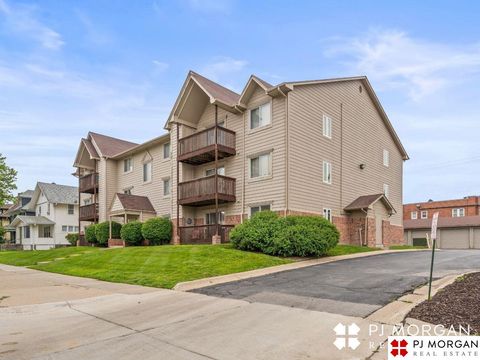 Photo of 5016 California Street #4, Omaha, NE 68132 (MLS # 22605121)