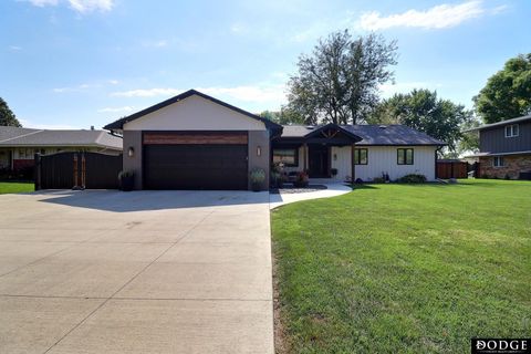 Photo of 2225 Teakwood Drive, Fremont, NE 68025 (MLS # 22603508)