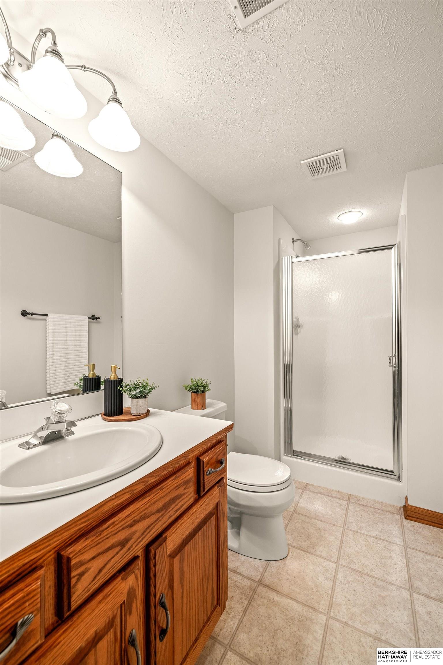 Omaha, Nebraska 68130, United States, 3 Bedrooms Bedrooms, ,3 BathroomsBathrooms,Residential,Active,242137