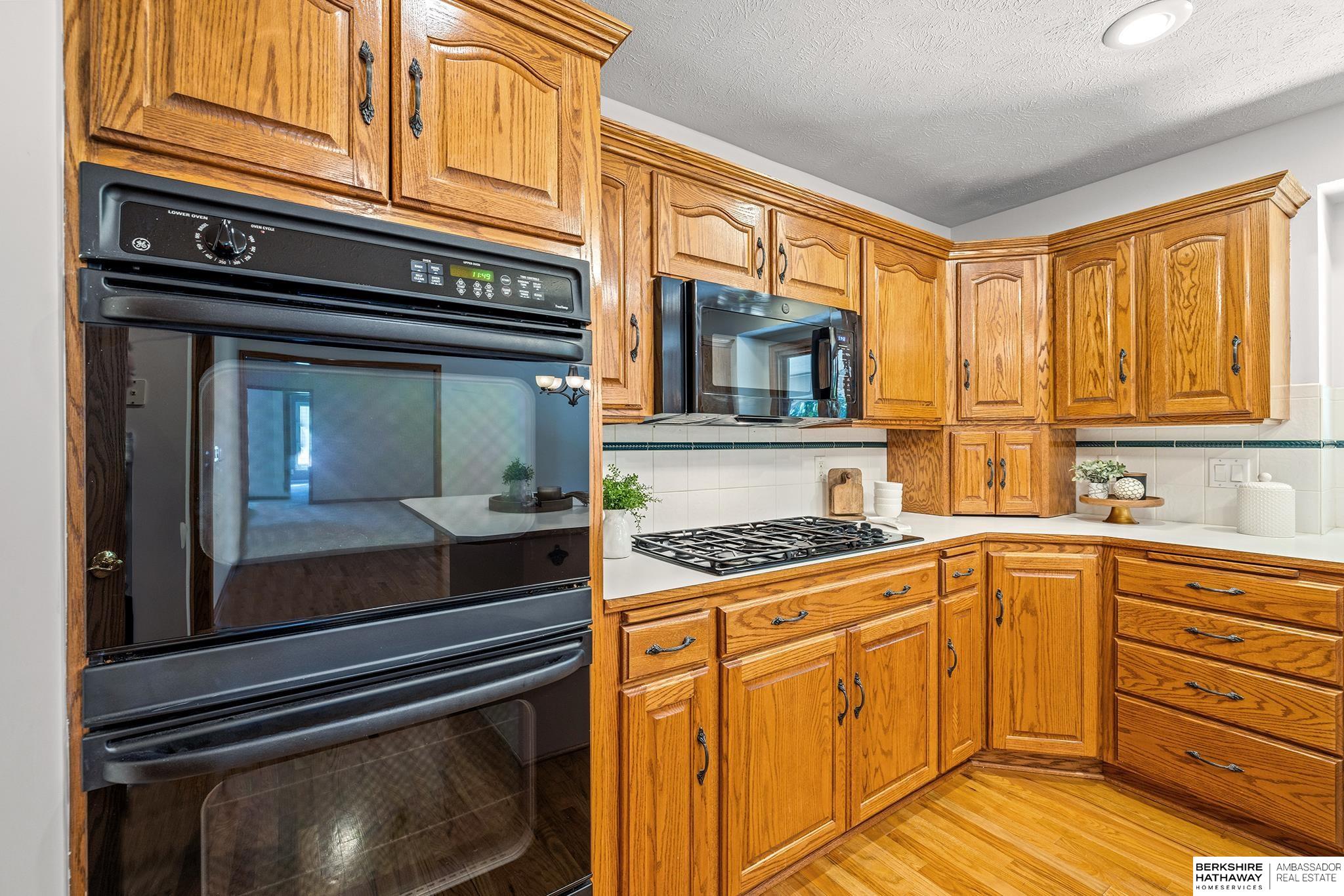 Omaha, Nebraska 68130, United States, 3 Bedrooms Bedrooms, ,3 BathroomsBathrooms,Residential,Active,242137