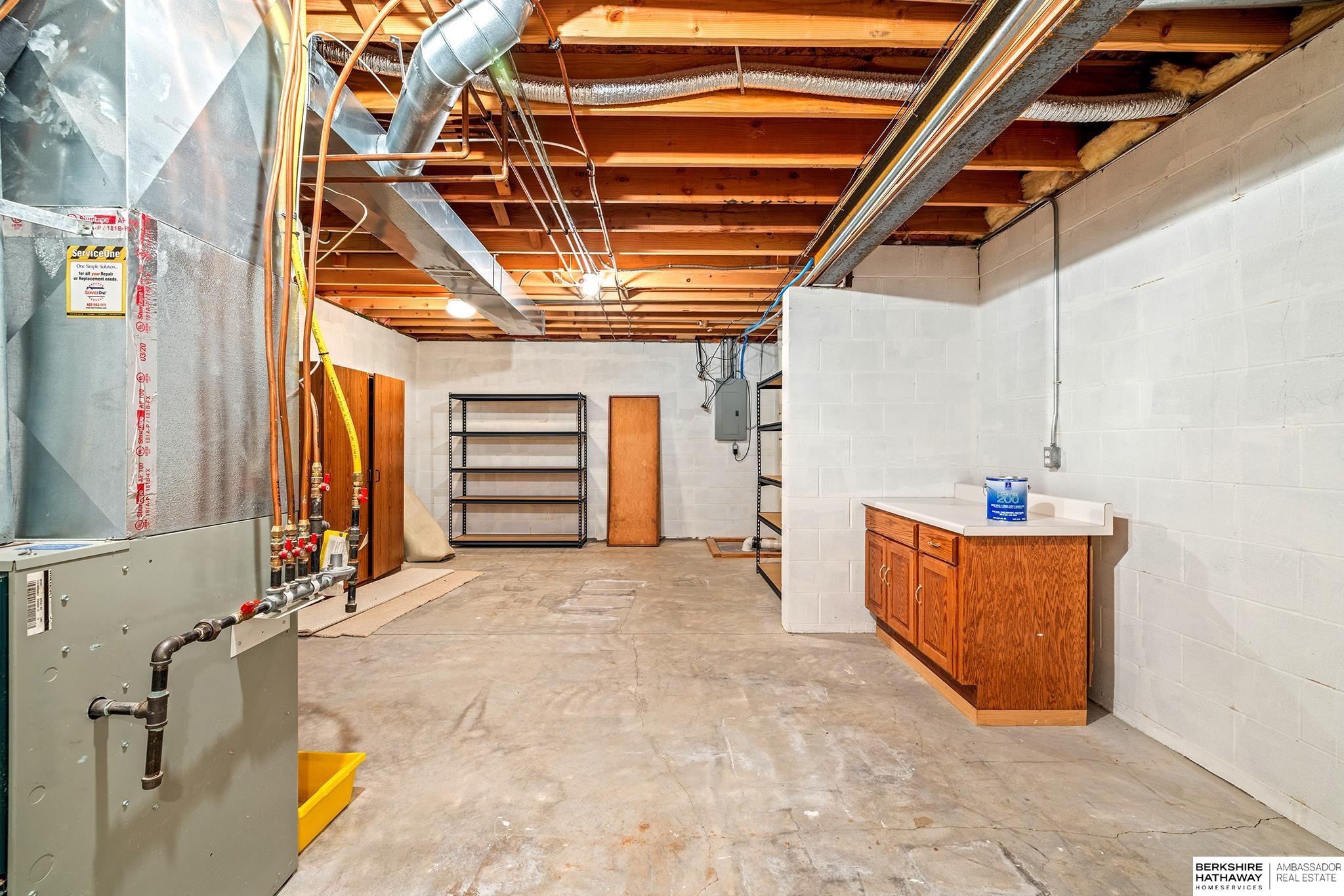 Omaha, Nebraska 68130, United States, 3 Bedrooms Bedrooms, ,3 BathroomsBathrooms,Residential,Active,242137