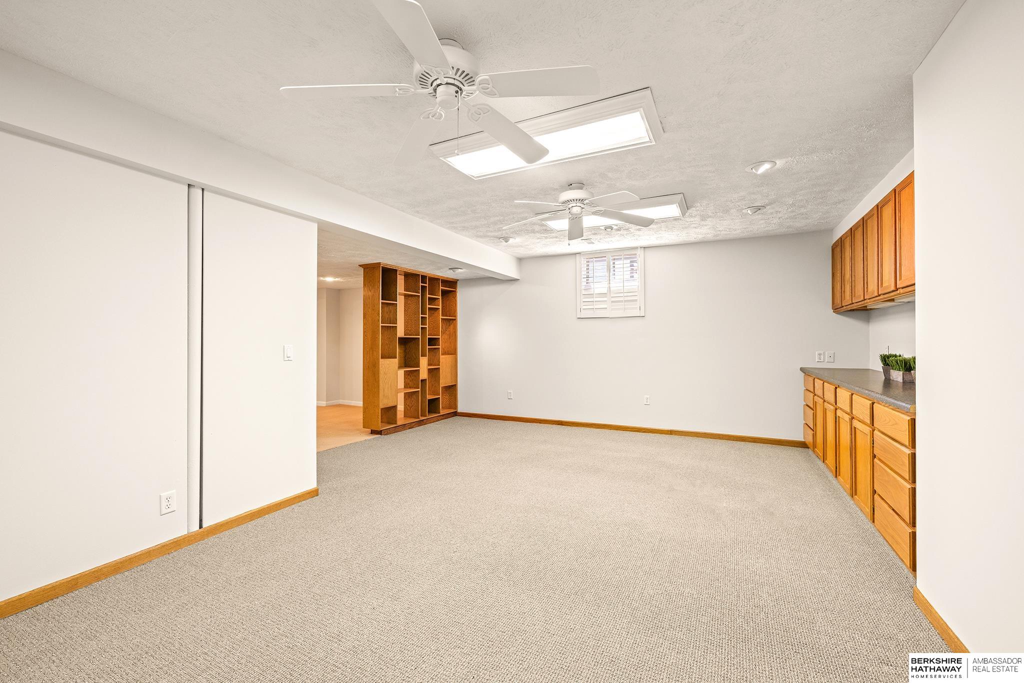 Omaha, Nebraska 68130, United States, 3 Bedrooms Bedrooms, ,3 BathroomsBathrooms,Residential,Active,242137