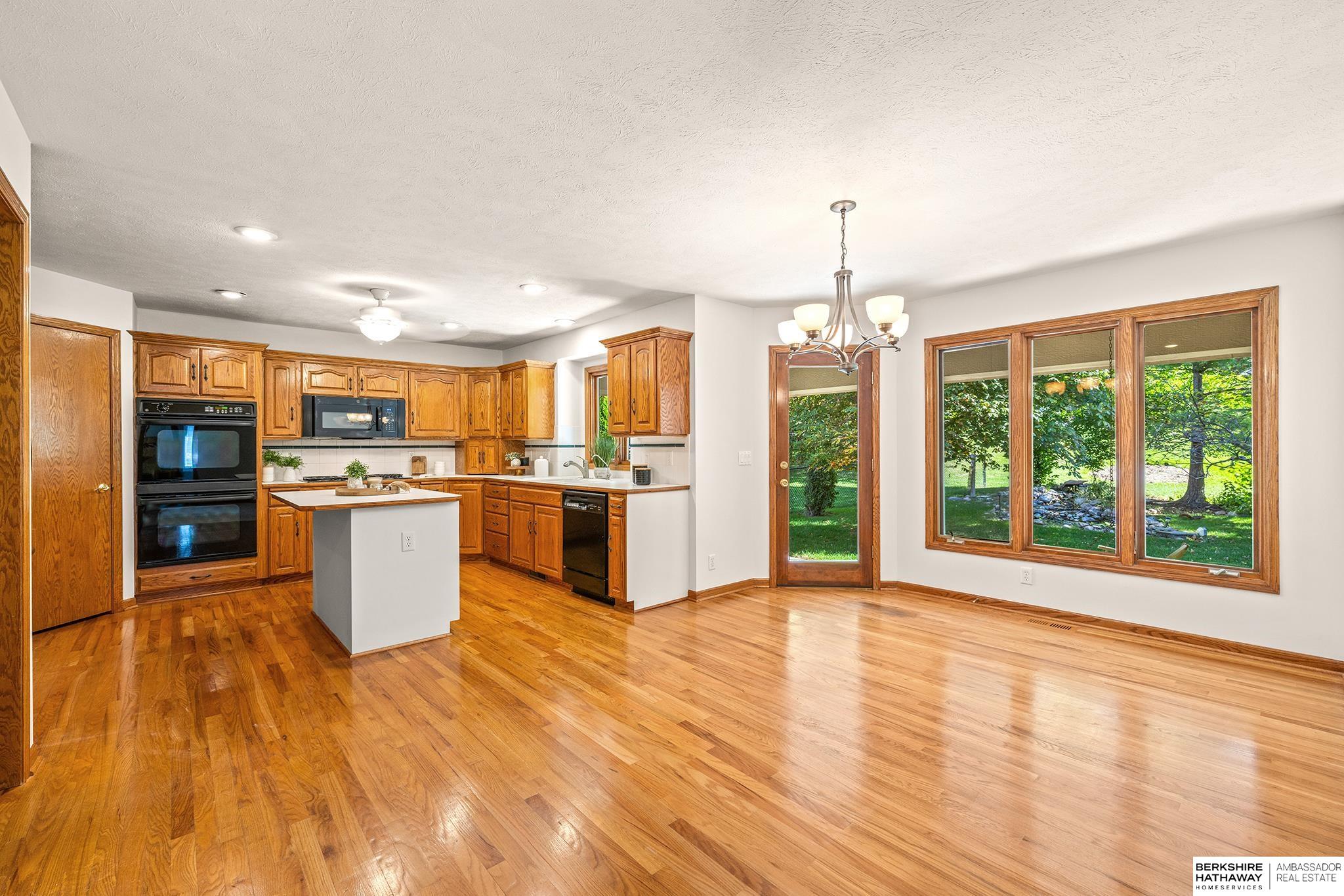 Omaha, Nebraska 68130, United States, 3 Bedrooms Bedrooms, ,3 BathroomsBathrooms,Residential,Active,242137