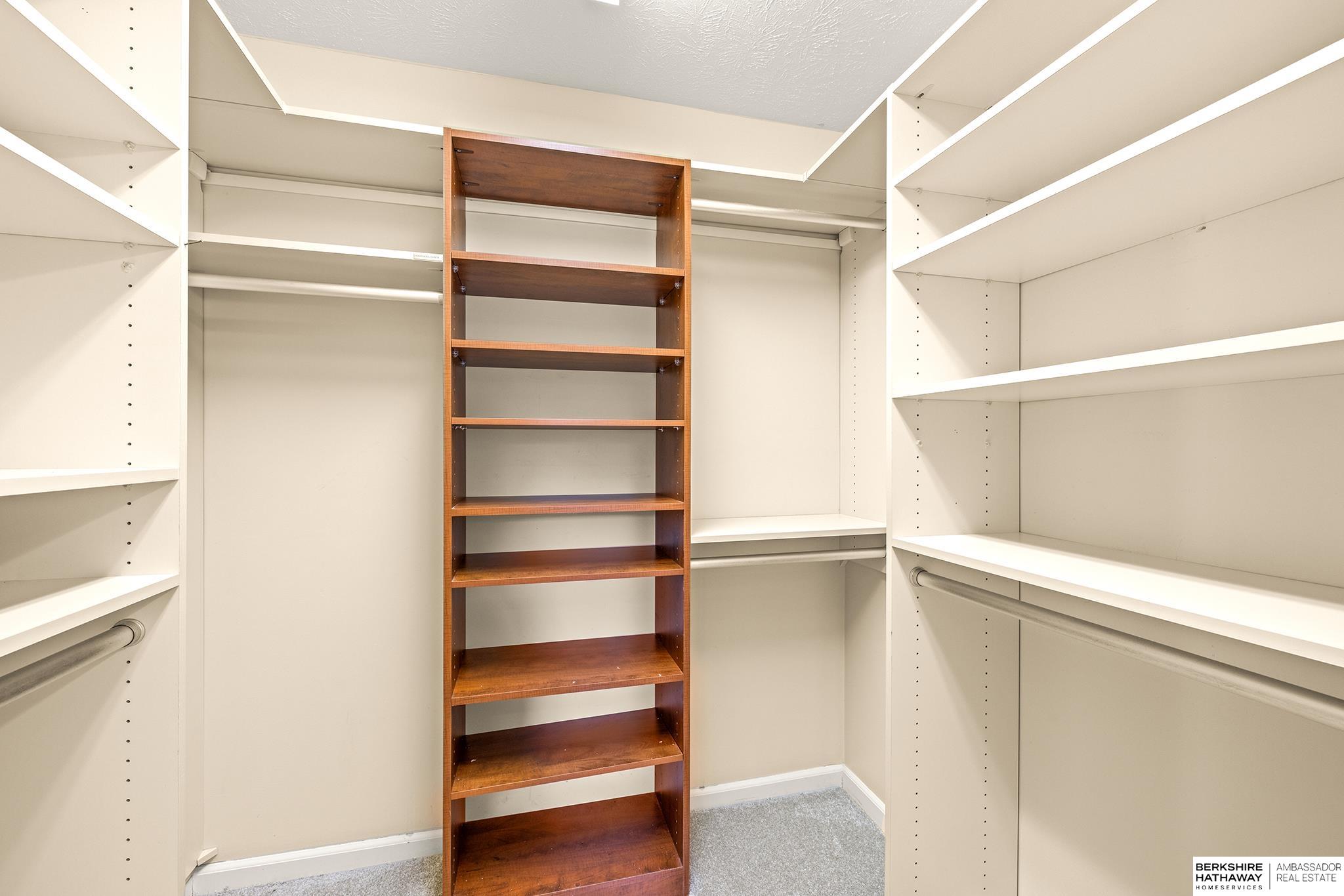 Omaha, Nebraska 68130, United States, 3 Bedrooms Bedrooms, ,3 BathroomsBathrooms,Residential,Active,242137