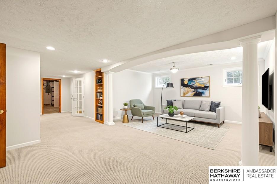 Omaha, Nebraska 68130, United States, 3 Bedrooms Bedrooms, ,3 BathroomsBathrooms,Residential,Active,242137