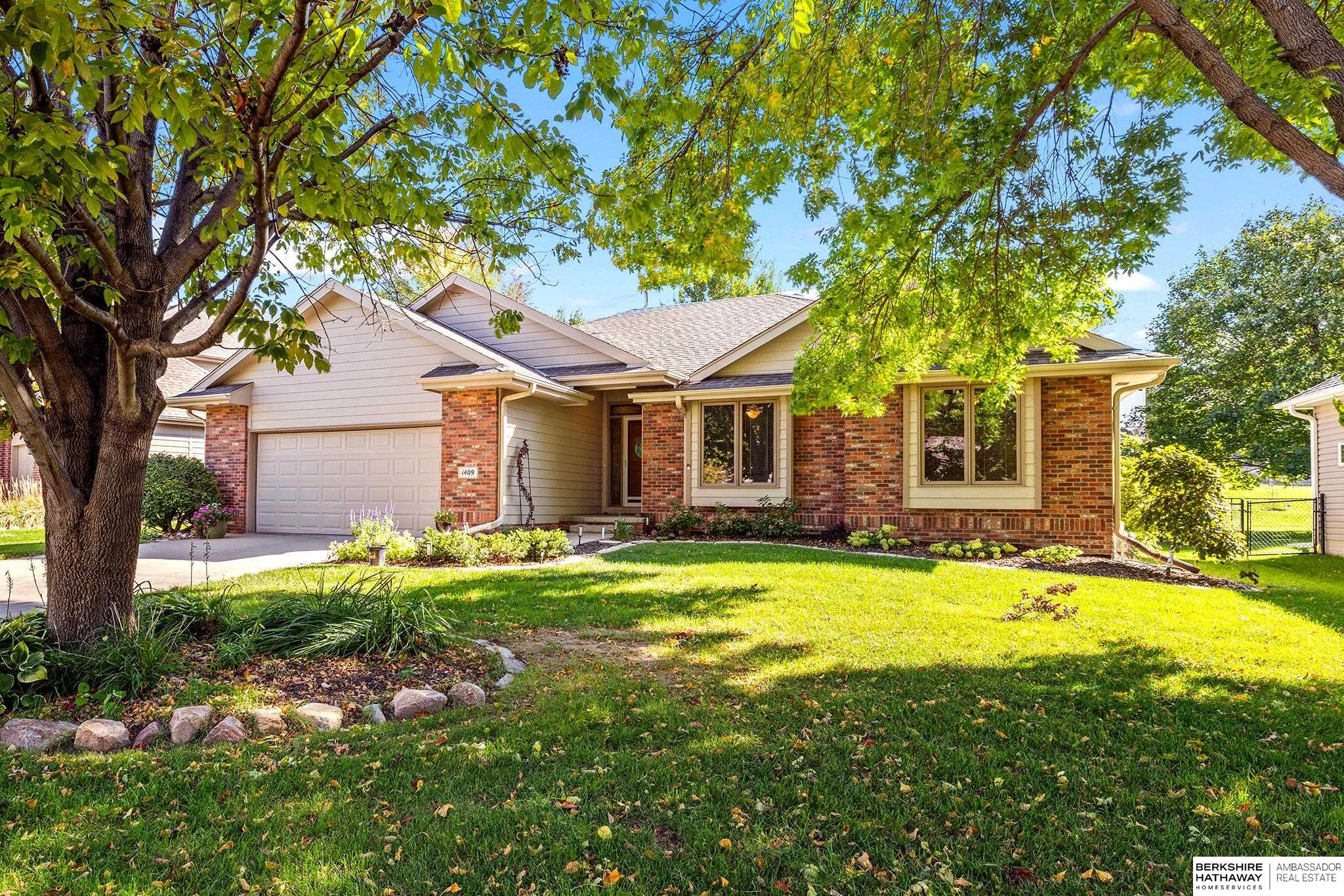 Omaha, Nebraska 68130, United States, 3 Bedrooms Bedrooms, ,3 BathroomsBathrooms,Residential,Active,242137