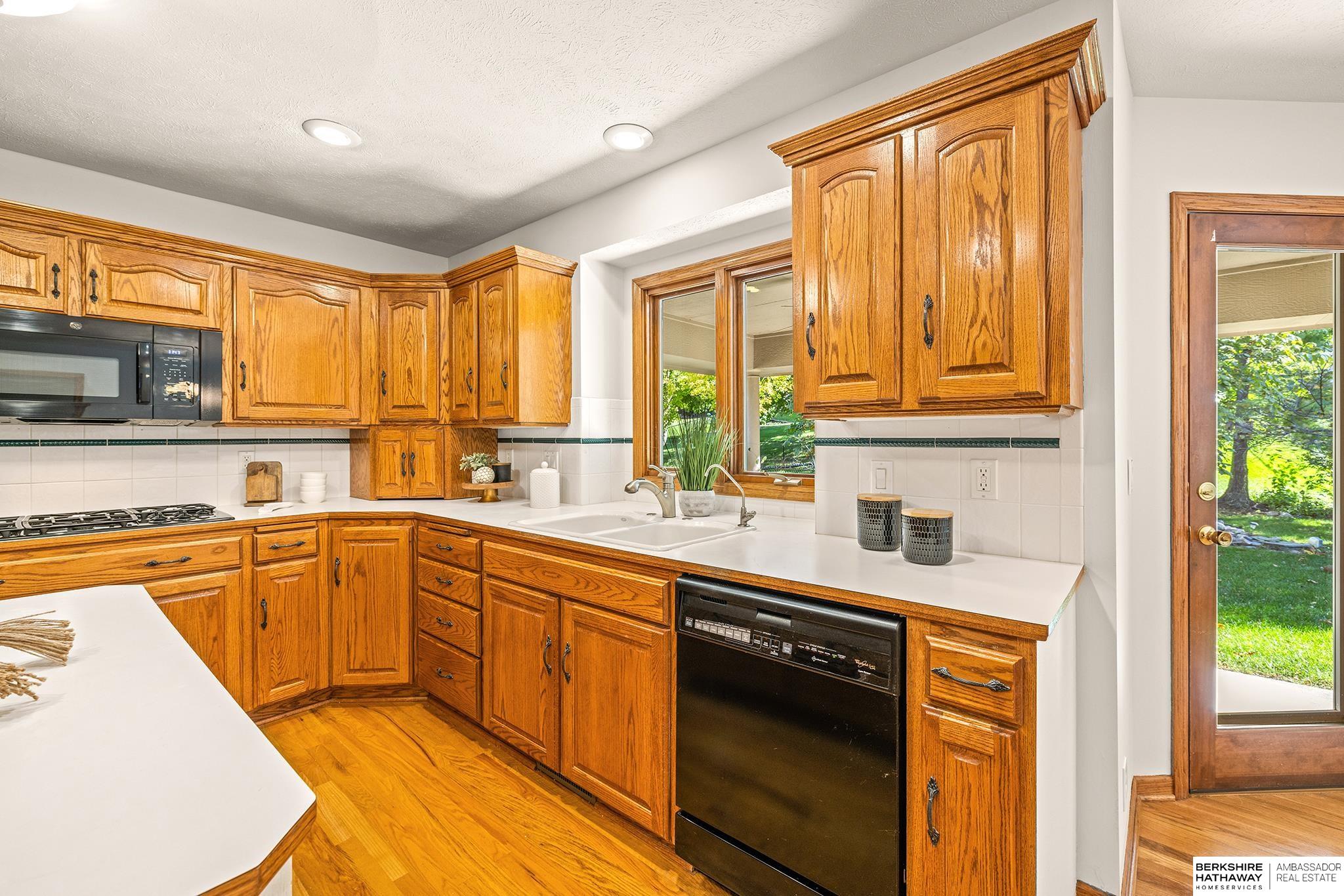 Omaha, Nebraska 68130, United States, 3 Bedrooms Bedrooms, ,3 BathroomsBathrooms,Residential,Active,242137