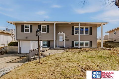 Photo of 5129 S 94th Avenue, Omaha, NE 68127 (MLS # 22606969)