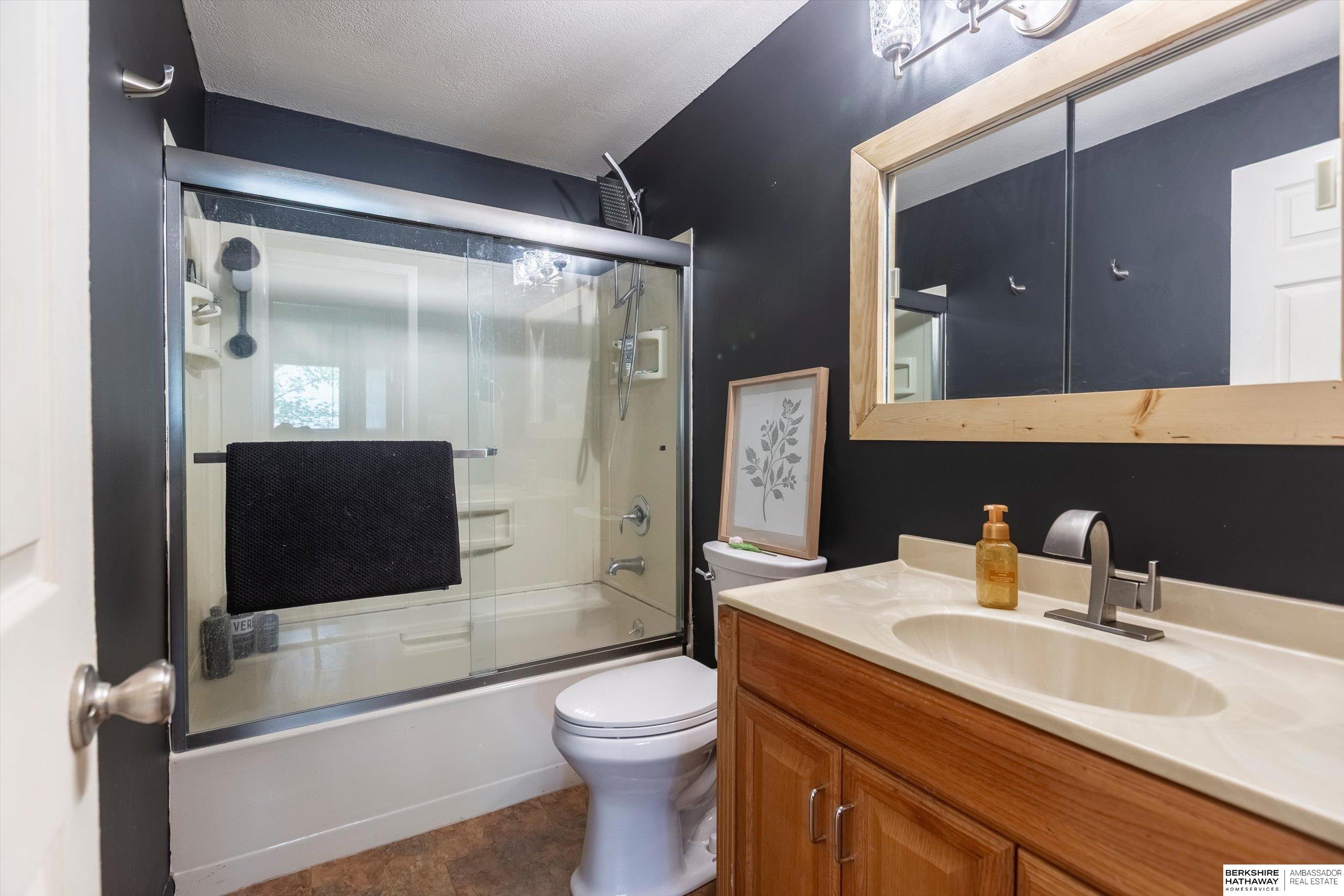 Omaha, Nebraska 68134, United States, 3 Bedrooms Bedrooms, ,2 BathroomsBathrooms,Residential,Active,192691