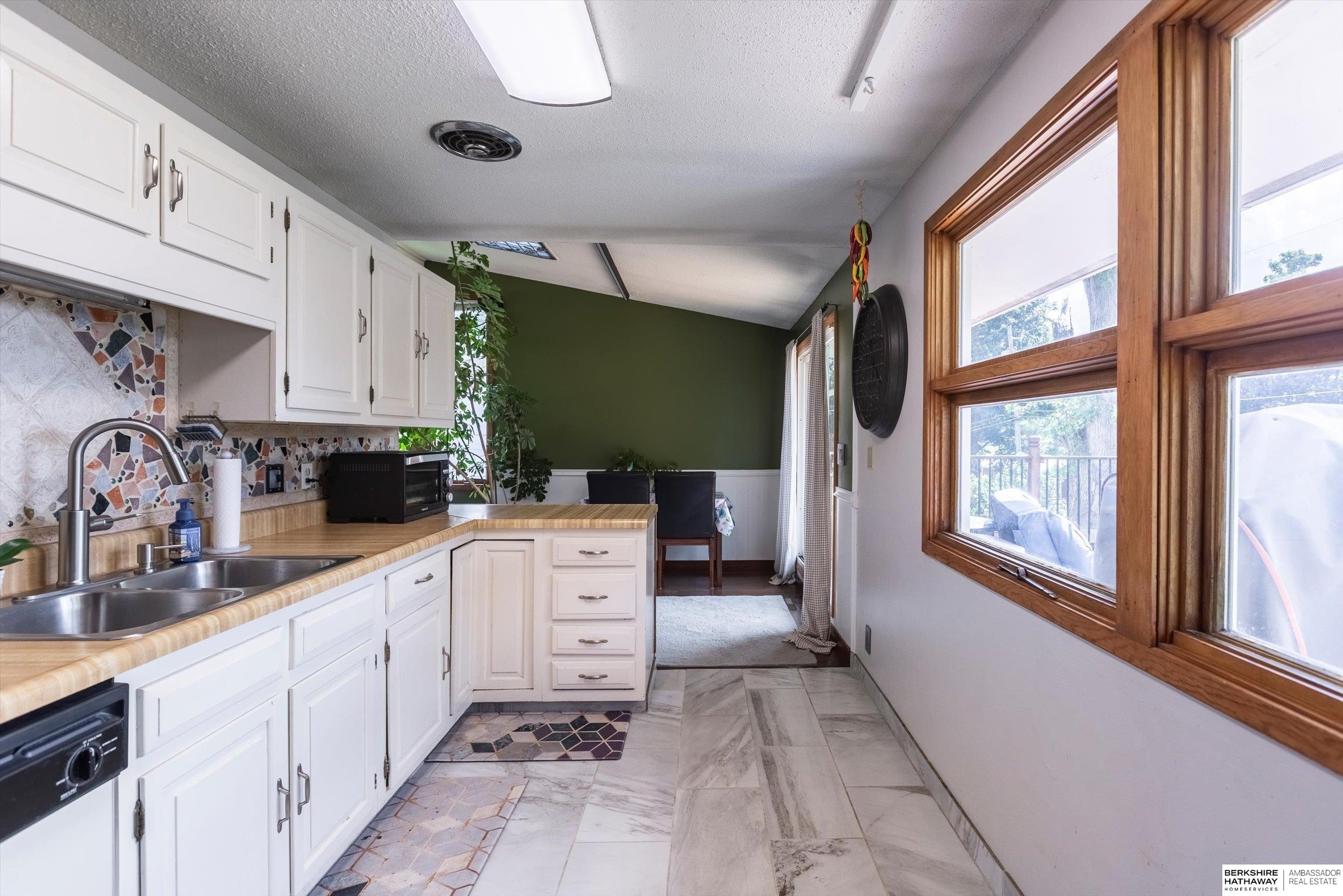 Omaha, Nebraska 68134, United States, 3 Bedrooms Bedrooms, ,2 BathroomsBathrooms,Residential,Active,192691