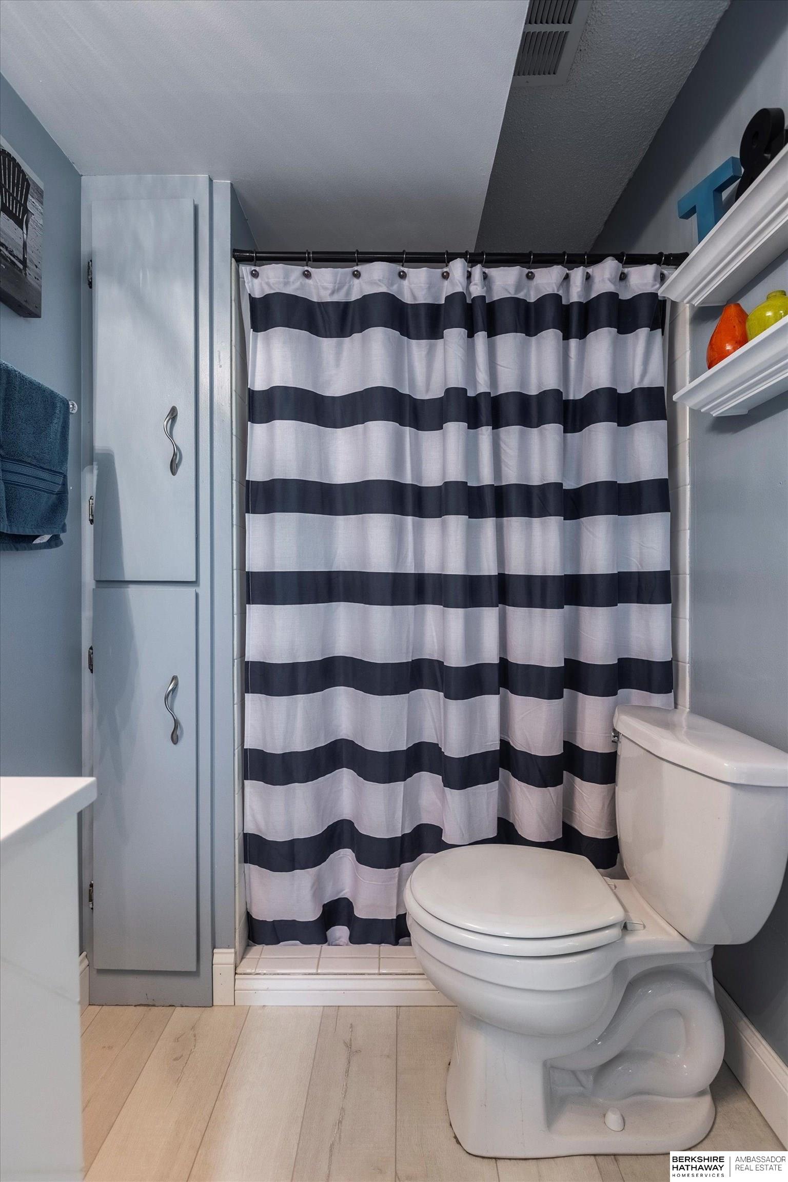 Omaha, Nebraska 68134, United States, 3 Bedrooms Bedrooms, ,2 BathroomsBathrooms,Residential,Active,192691