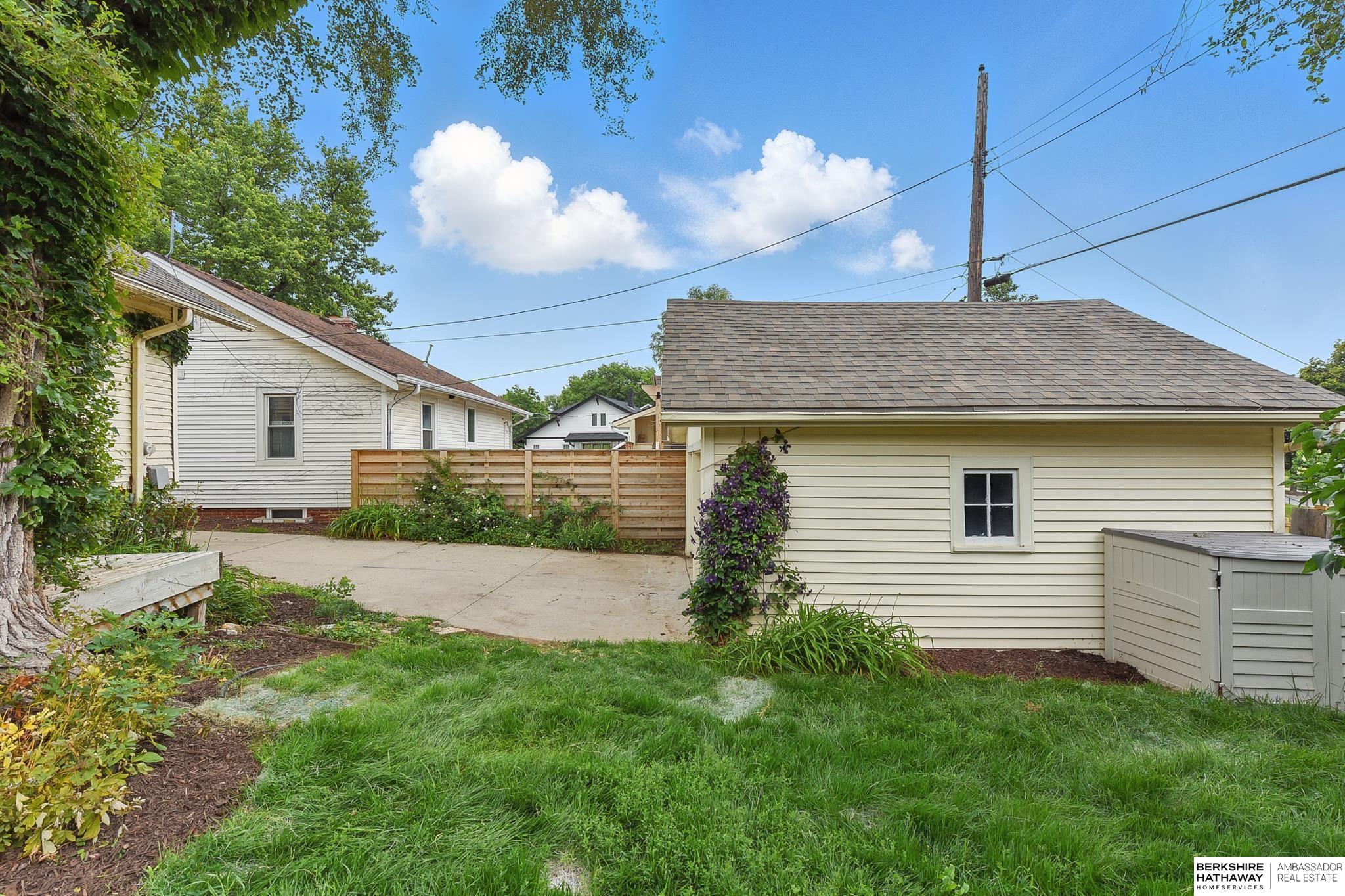 Omaha, Nebraska 68106, United States, 3 Bedrooms Bedrooms, ,2 BathroomsBathrooms,Residential,Pending,150169