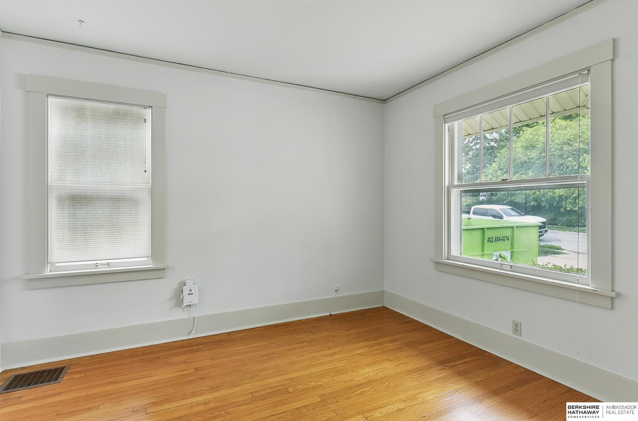 Omaha, Nebraska 68106, United States, 3 Bedrooms Bedrooms, ,2 BathroomsBathrooms,Residential,Pending,150169