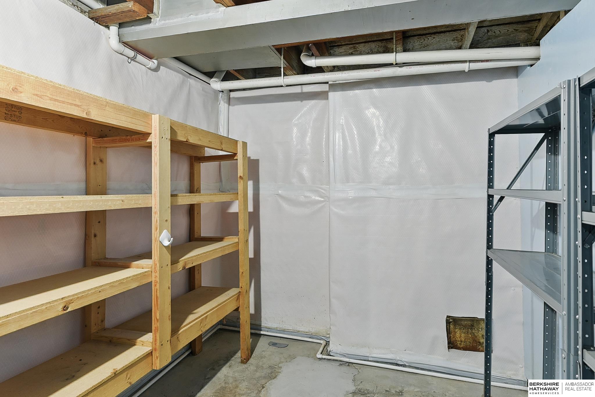 Omaha, Nebraska 68106, United States, 3 Bedrooms Bedrooms, ,2 BathroomsBathrooms,Residential,Pending,150169