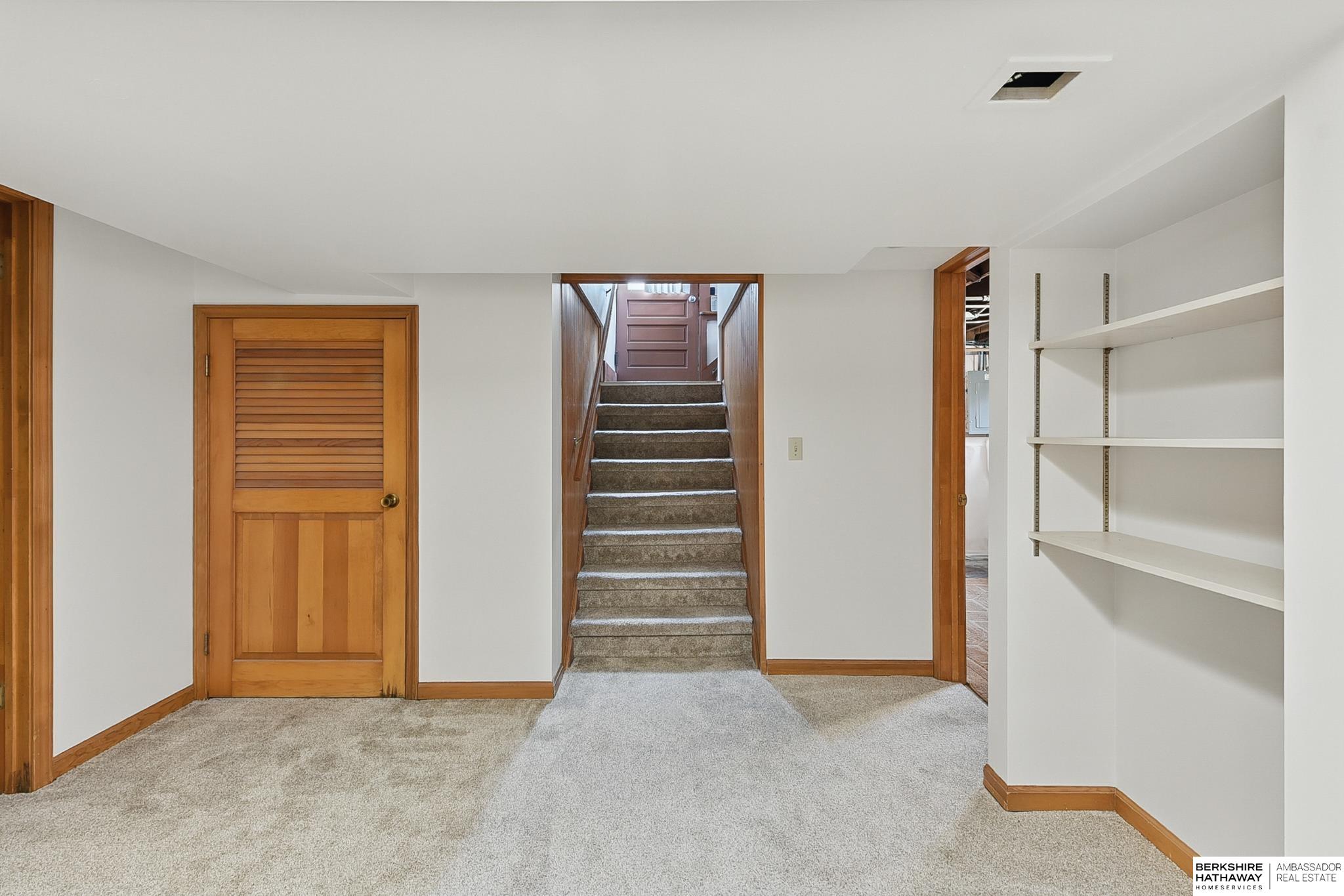 Omaha, Nebraska 68106, United States, 3 Bedrooms Bedrooms, ,2 BathroomsBathrooms,Residential,Pending,150169