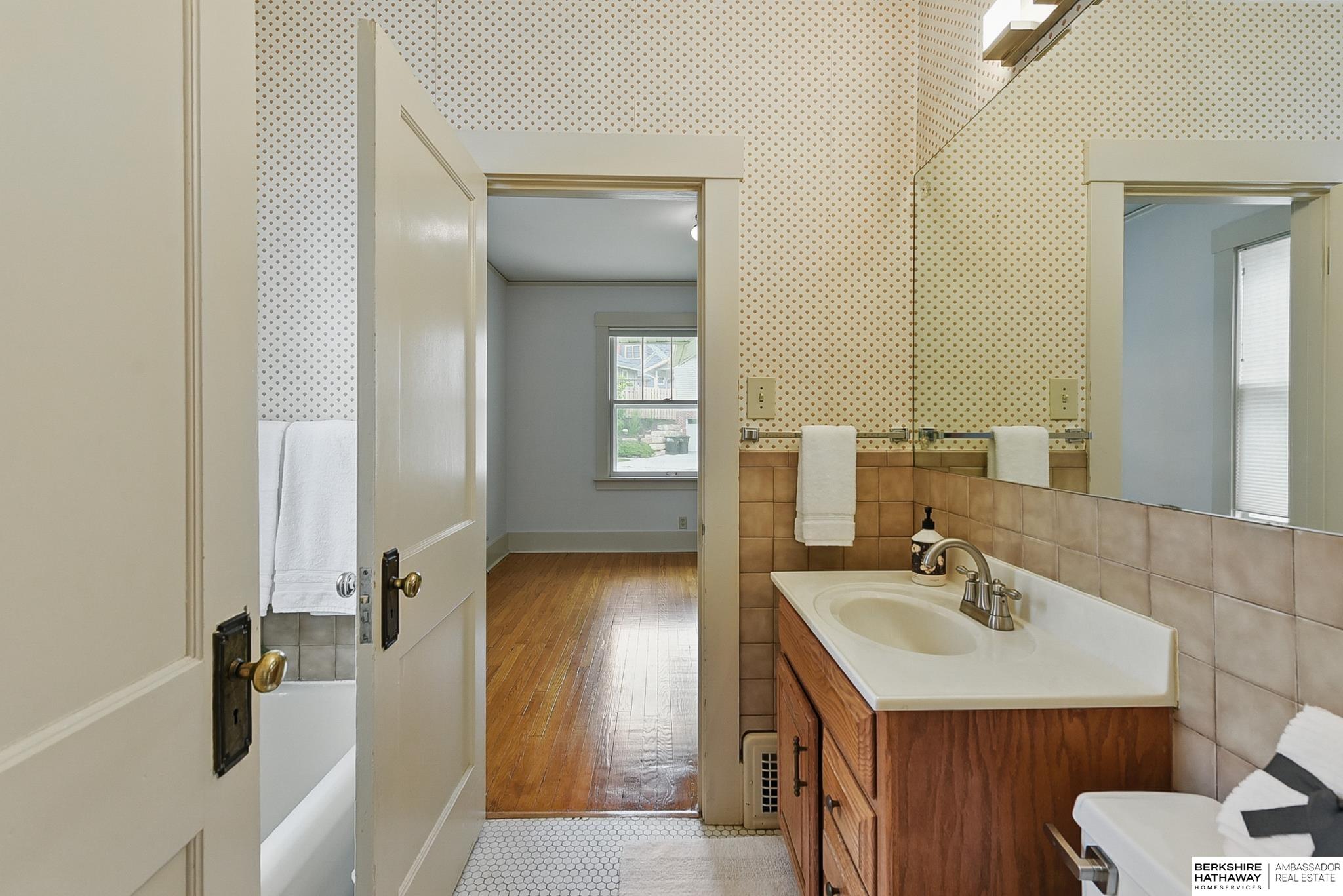 Omaha, Nebraska 68106, United States, 3 Bedrooms Bedrooms, ,2 BathroomsBathrooms,Residential,Pending,150169