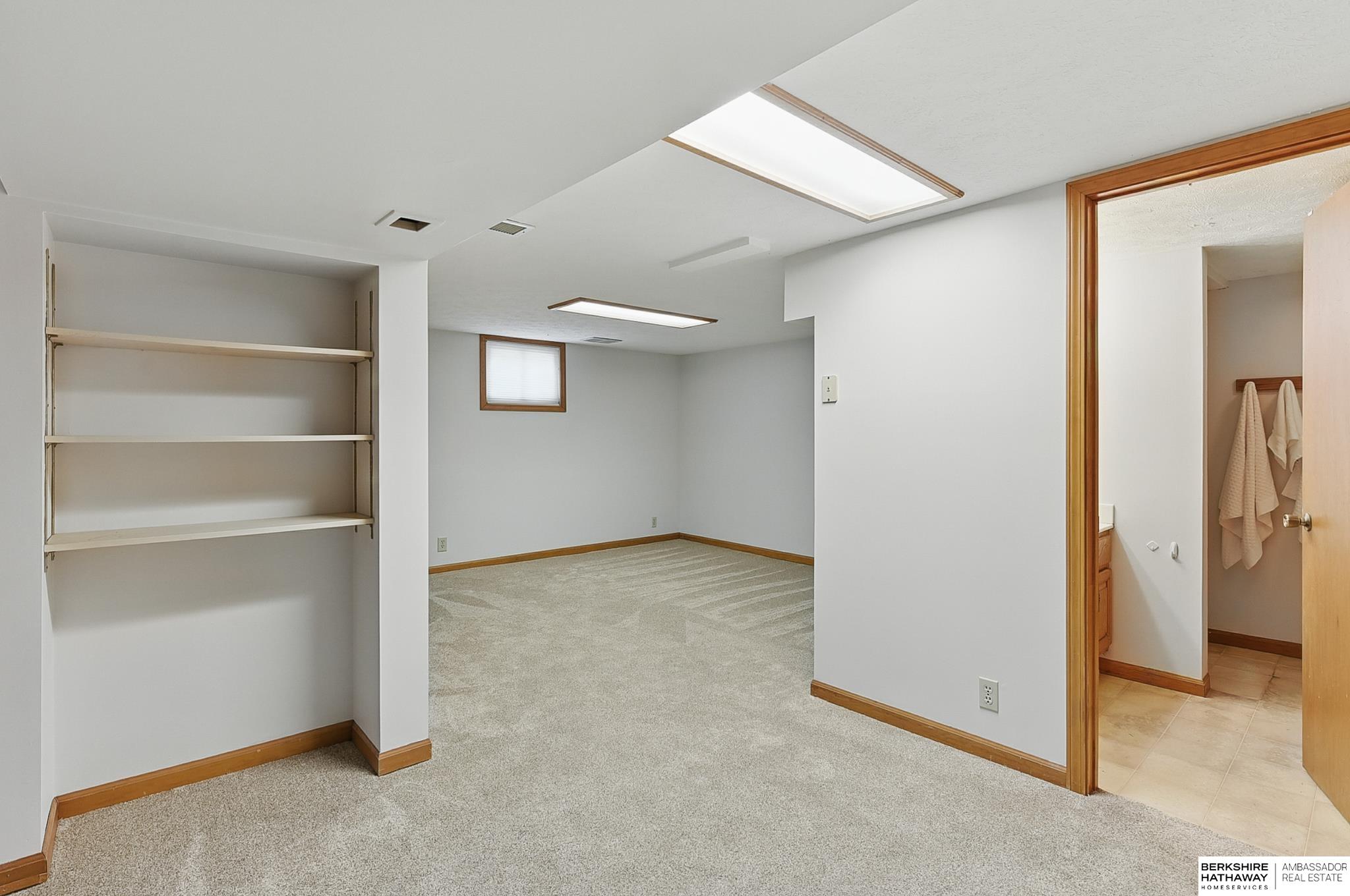 Omaha, Nebraska 68106, United States, 3 Bedrooms Bedrooms, ,2 BathroomsBathrooms,Residential,Pending,150169