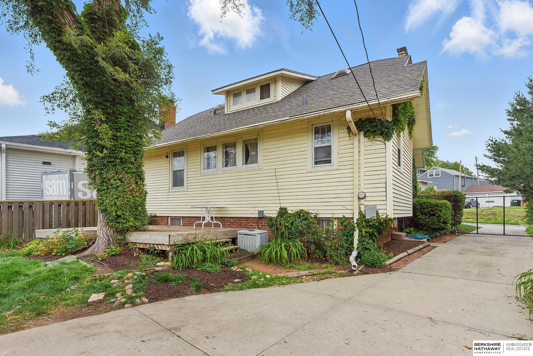 Omaha, Nebraska 68106, United States, 3 Bedrooms Bedrooms, ,2 BathroomsBathrooms,Residential,Pending,150169