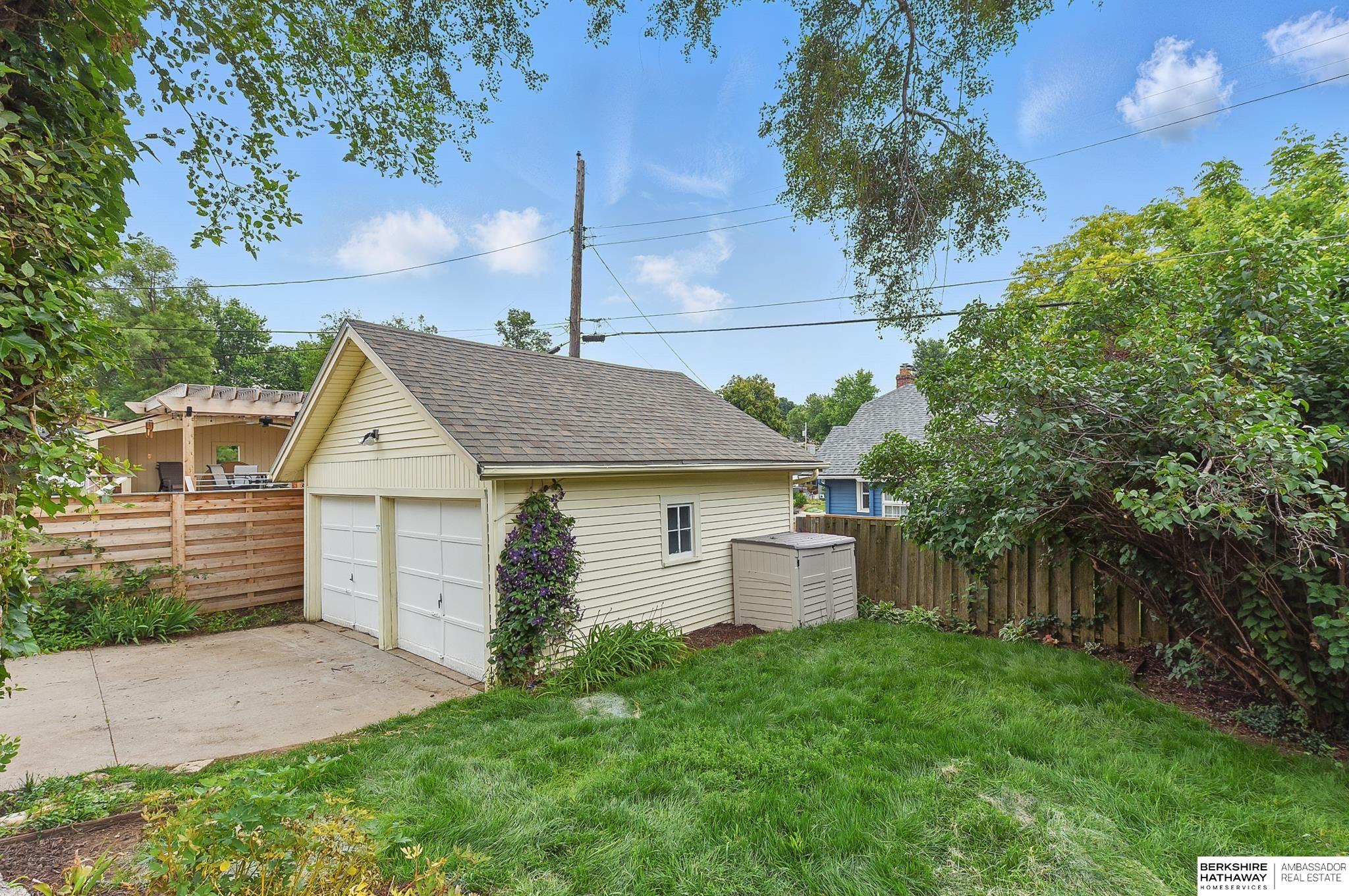 Omaha, Nebraska 68106, United States, 3 Bedrooms Bedrooms, ,2 BathroomsBathrooms,Residential,Pending,150169