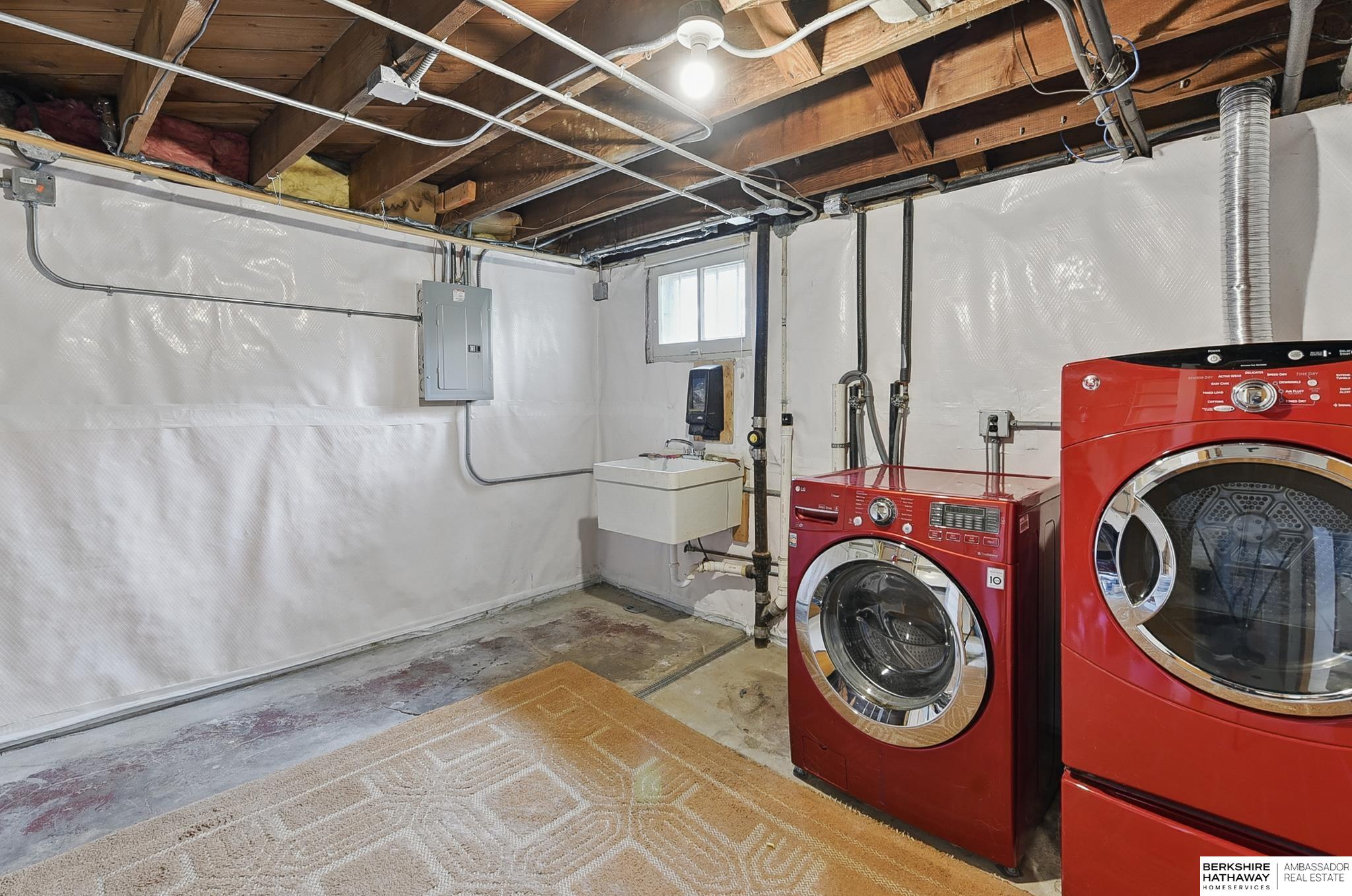 Omaha, Nebraska 68106, United States, 3 Bedrooms Bedrooms, ,2 BathroomsBathrooms,Residential,Pending,150169