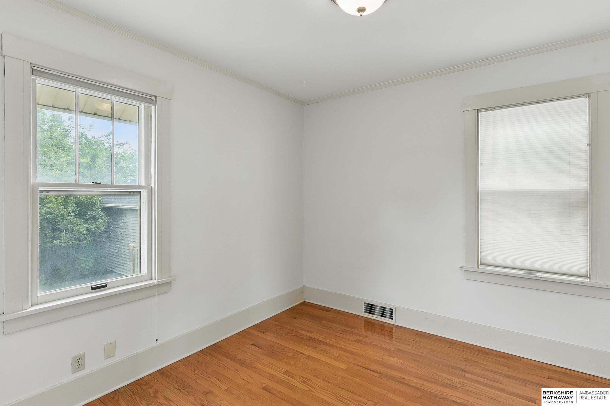 Omaha, Nebraska 68106, United States, 3 Bedrooms Bedrooms, ,2 BathroomsBathrooms,Residential,Pending,150169