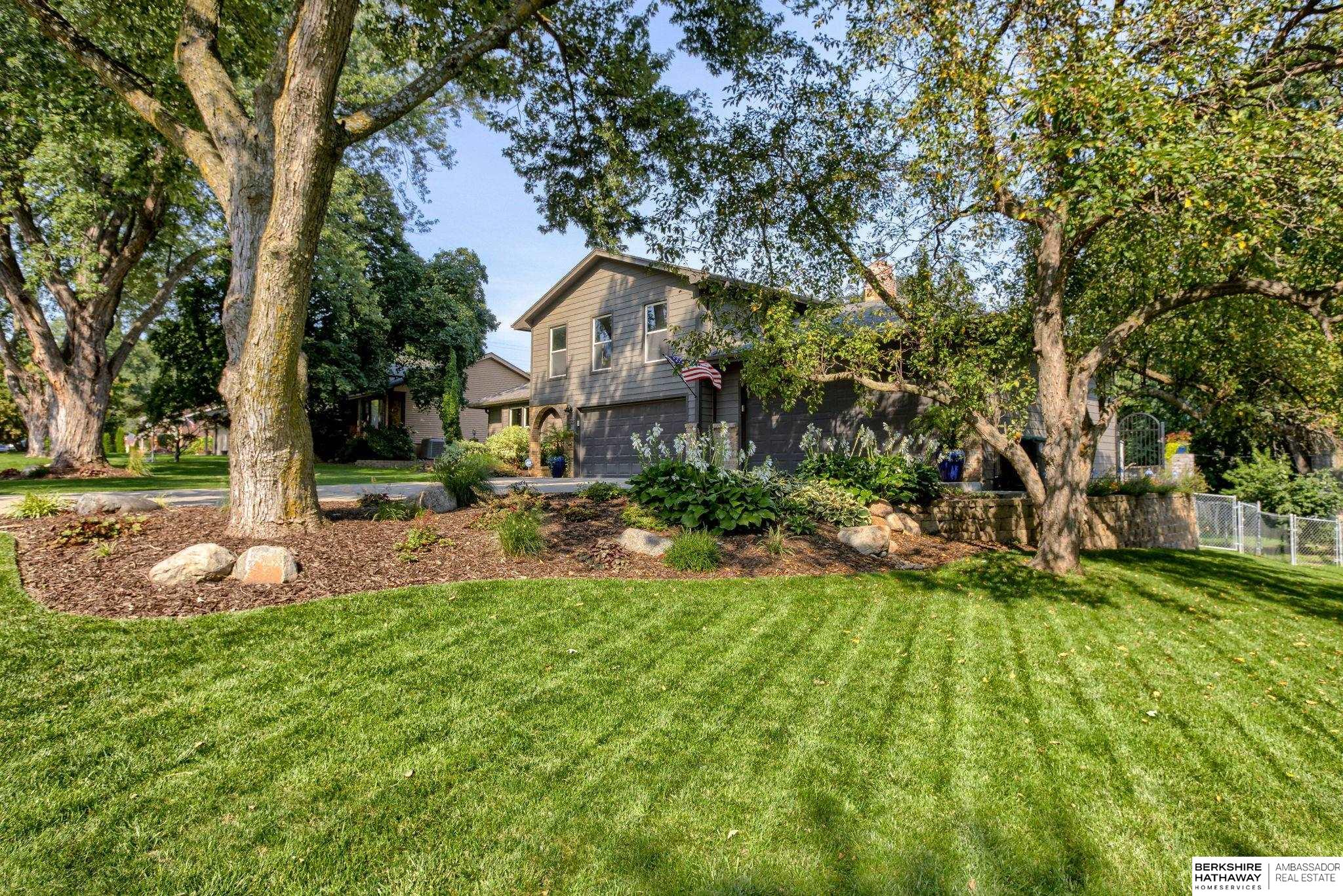 Omaha, Nebraska 68154, United States, 3 Bedrooms Bedrooms, ,2 BathroomsBathrooms,Residential,Active,193984