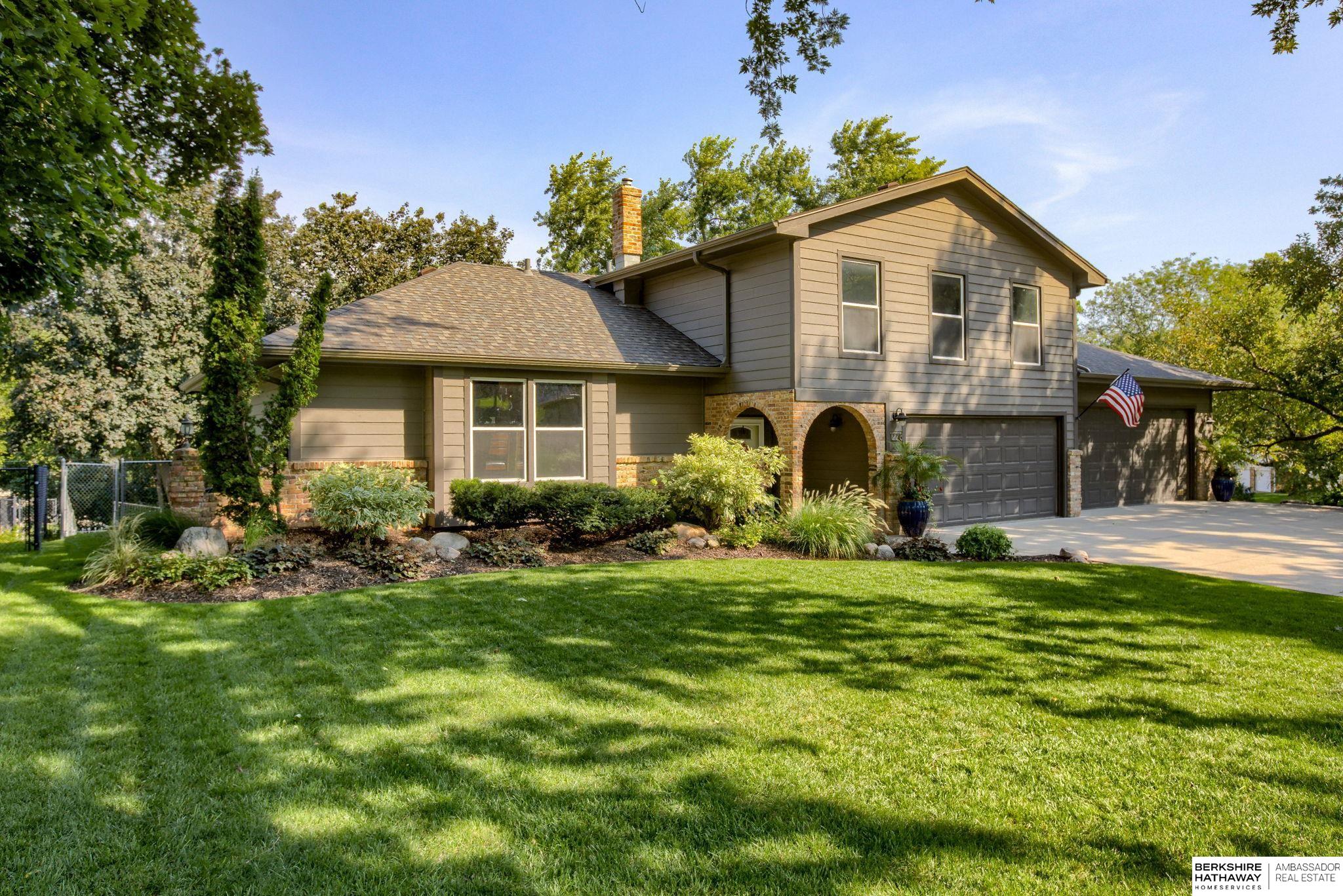 Omaha, Nebraska 68154, United States, 3 Bedrooms Bedrooms, ,2 BathroomsBathrooms,Residential,Active,193984