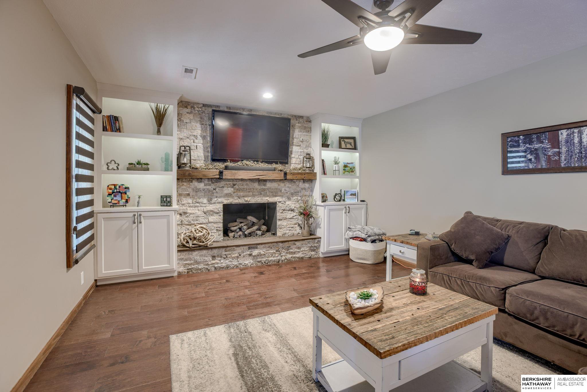 Omaha, Nebraska 68154, United States, 3 Bedrooms Bedrooms, ,2 BathroomsBathrooms,Residential,Active,193984