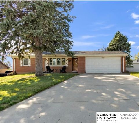 Photo of 7224 Blue Ridge Drive, Bellevue, NE 68147 (MLS # 22526492)