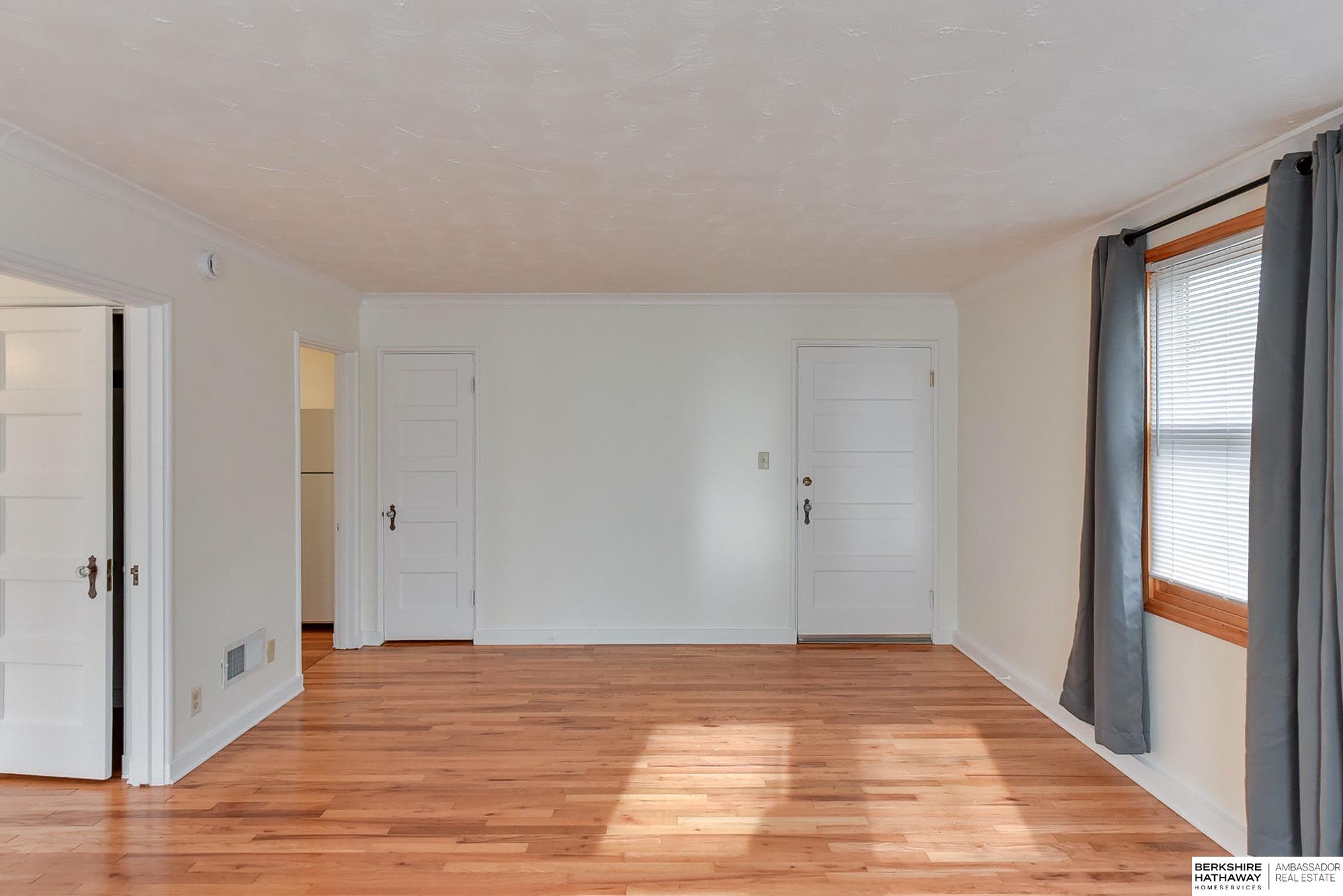 Omaha, Nebraska 68132, United States, 7 Bedrooms Bedrooms, ,1 BathroomBathrooms,Residential,Active,174880