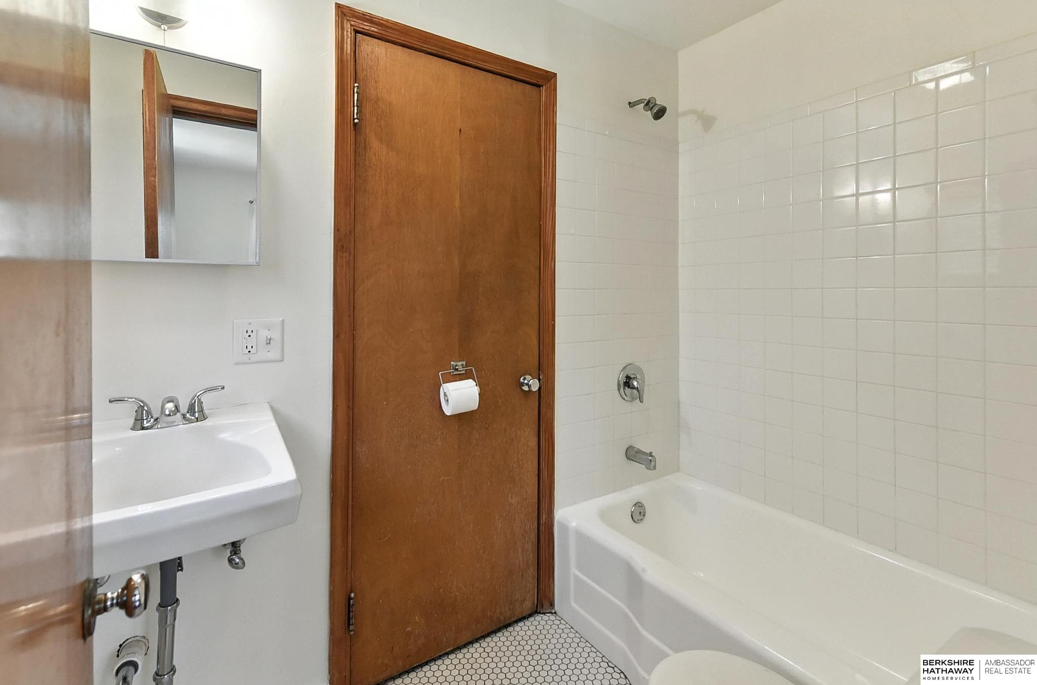 Omaha, Nebraska 68132, United States, 7 Bedrooms Bedrooms, ,1 BathroomBathrooms,Residential,Active,174880