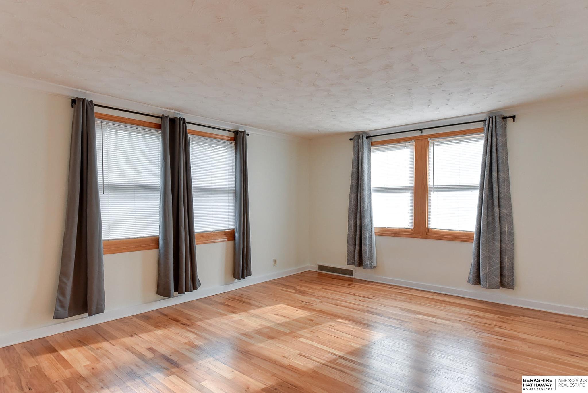 Omaha, Nebraska 68132, United States, 7 Bedrooms Bedrooms, ,1 BathroomBathrooms,Residential,Active,174880