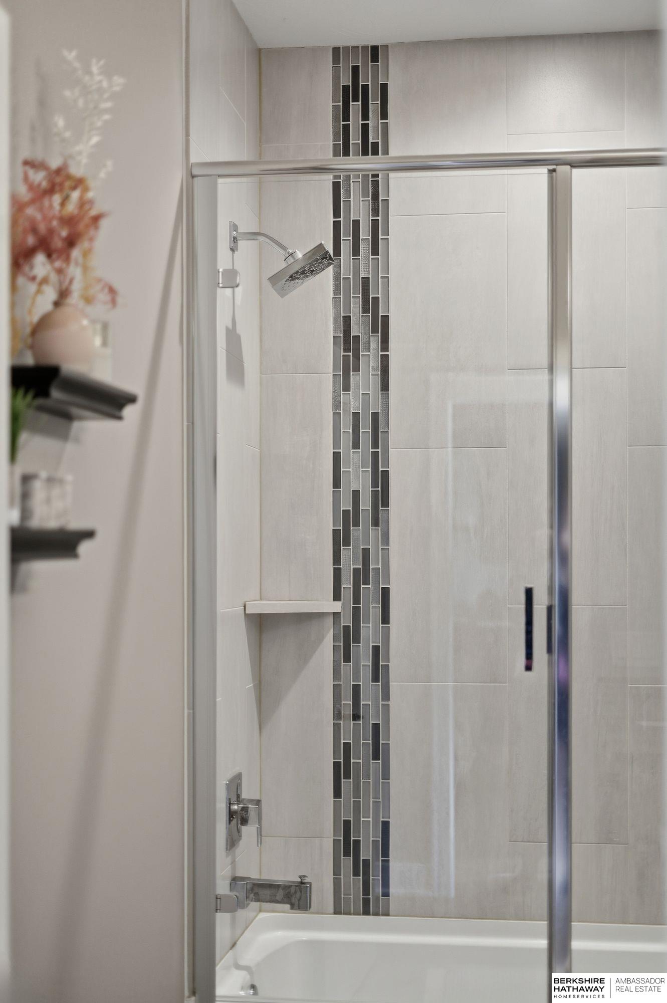 Lincoln, Nebraska 68516, United States, 5 Bedrooms Bedrooms, ,3 BathroomsBathrooms,Residential,Active,242987