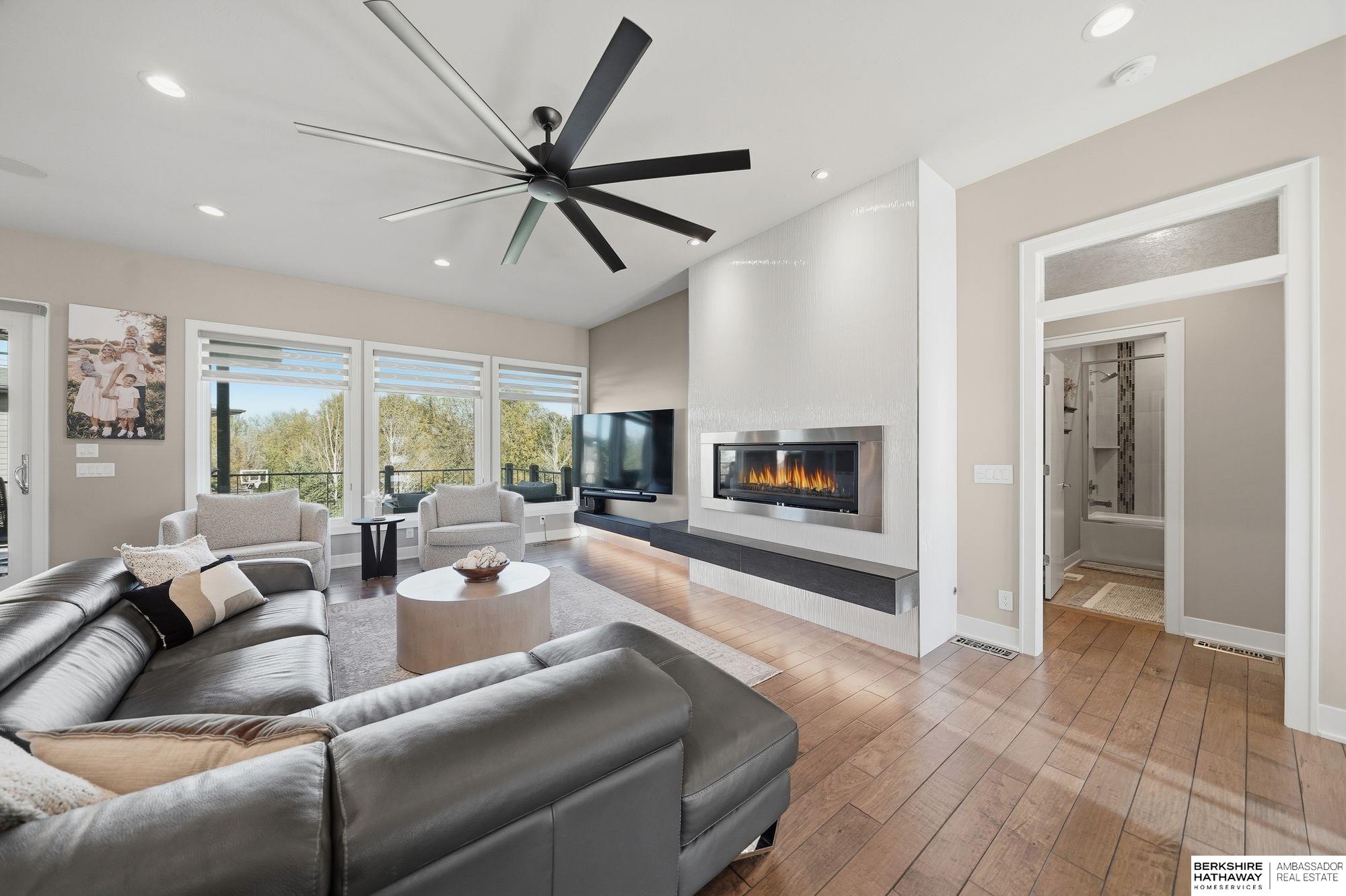 Lincoln, Nebraska 68516, United States, 5 Bedrooms Bedrooms, ,3 BathroomsBathrooms,Residential,Active,242987