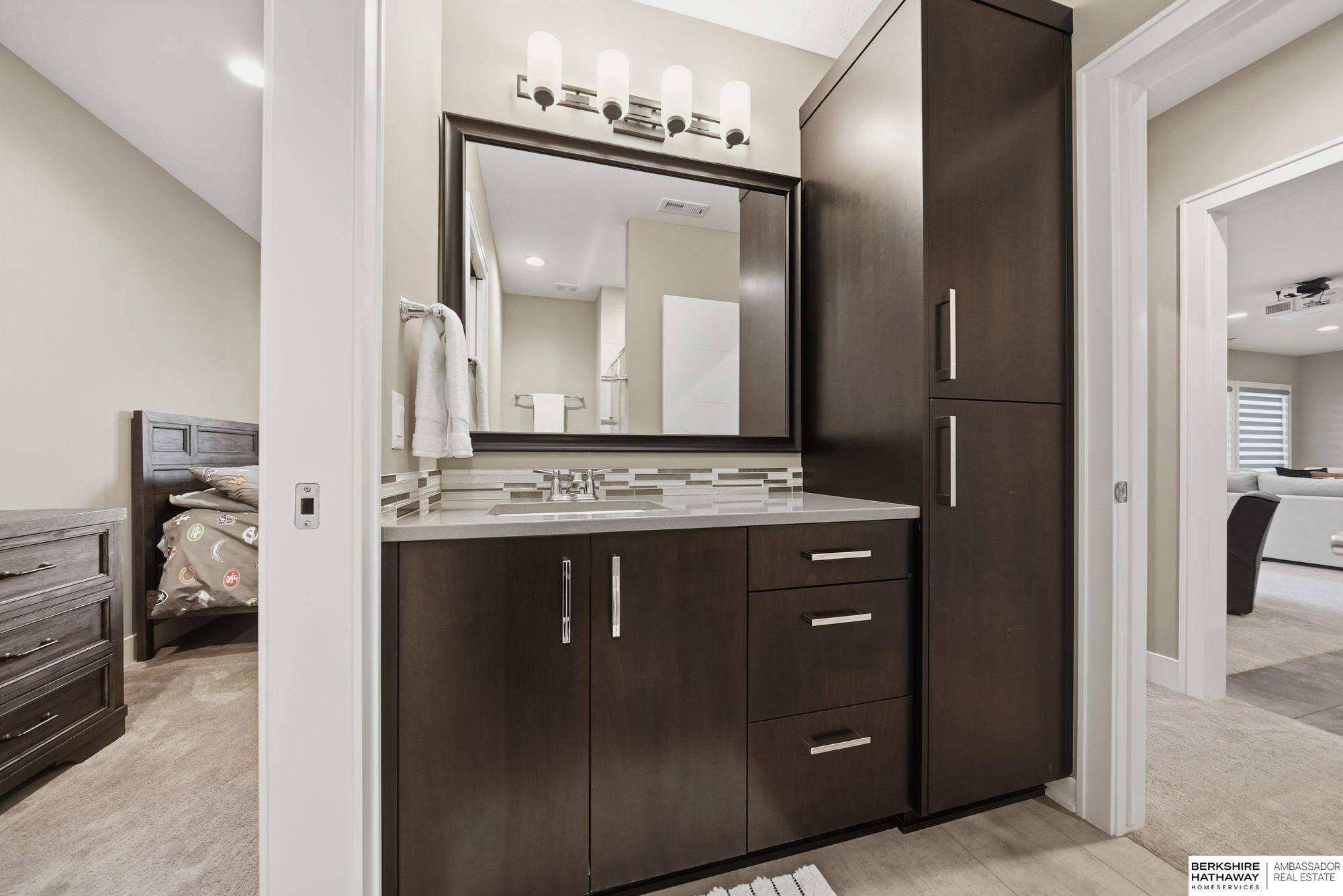 Lincoln, Nebraska 68516, United States, 5 Bedrooms Bedrooms, ,3 BathroomsBathrooms,Residential,Active,242987