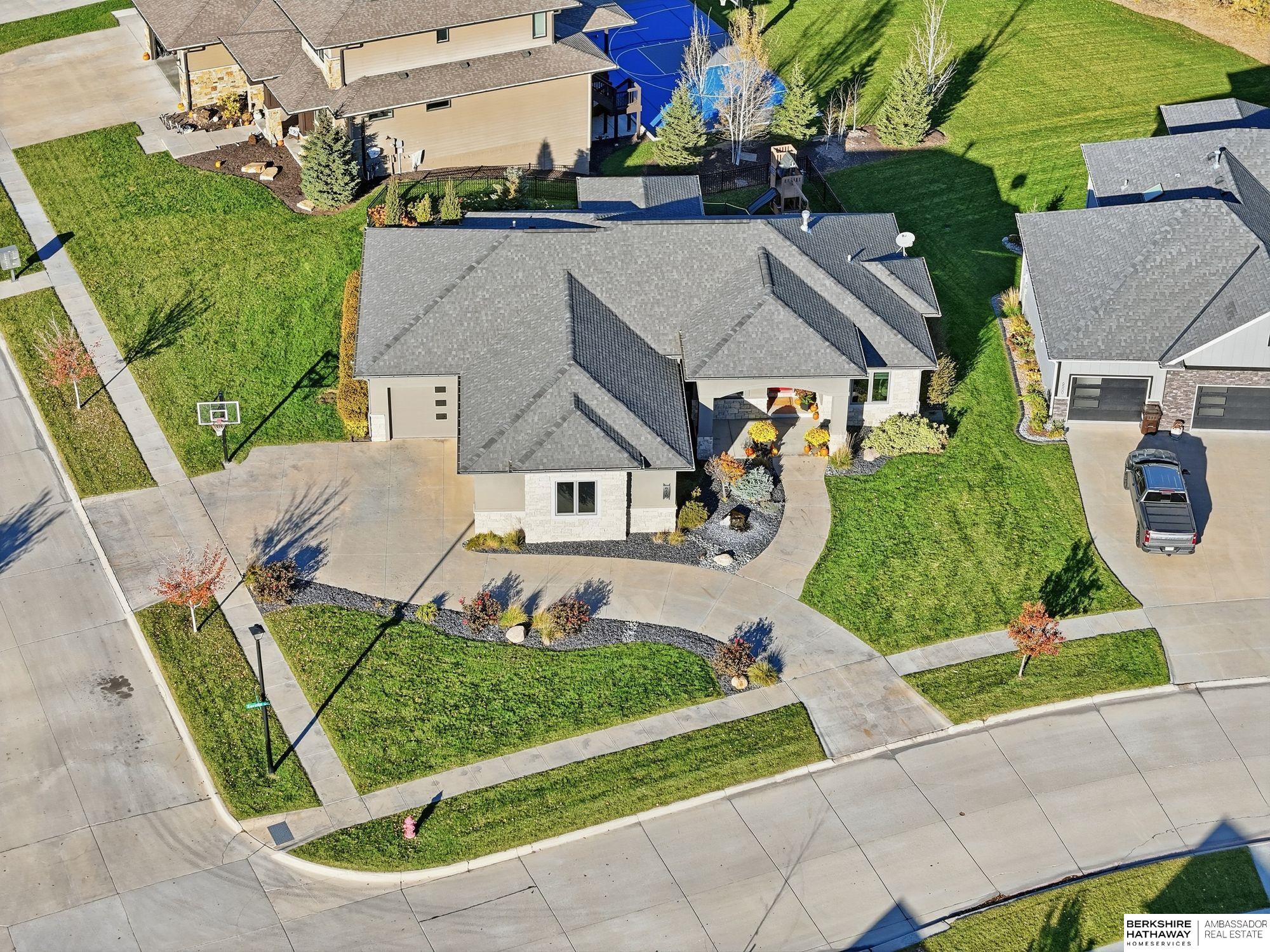 Lincoln, Nebraska 68516, United States, 5 Bedrooms Bedrooms, ,3 BathroomsBathrooms,Residential,Active,242987