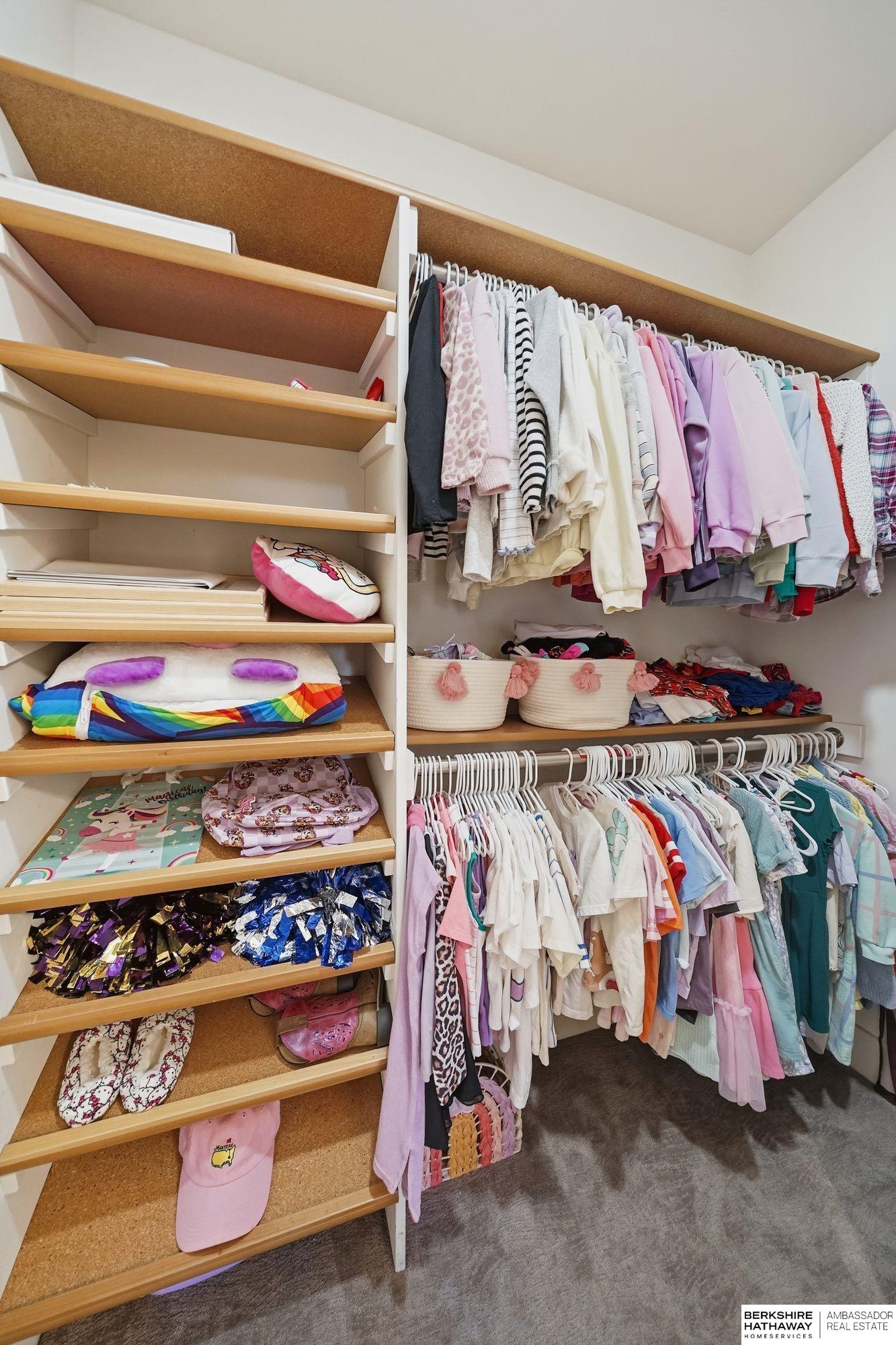 Lincoln, Nebraska 68516, United States, 5 Bedrooms Bedrooms, ,3 BathroomsBathrooms,Residential,Active,242987